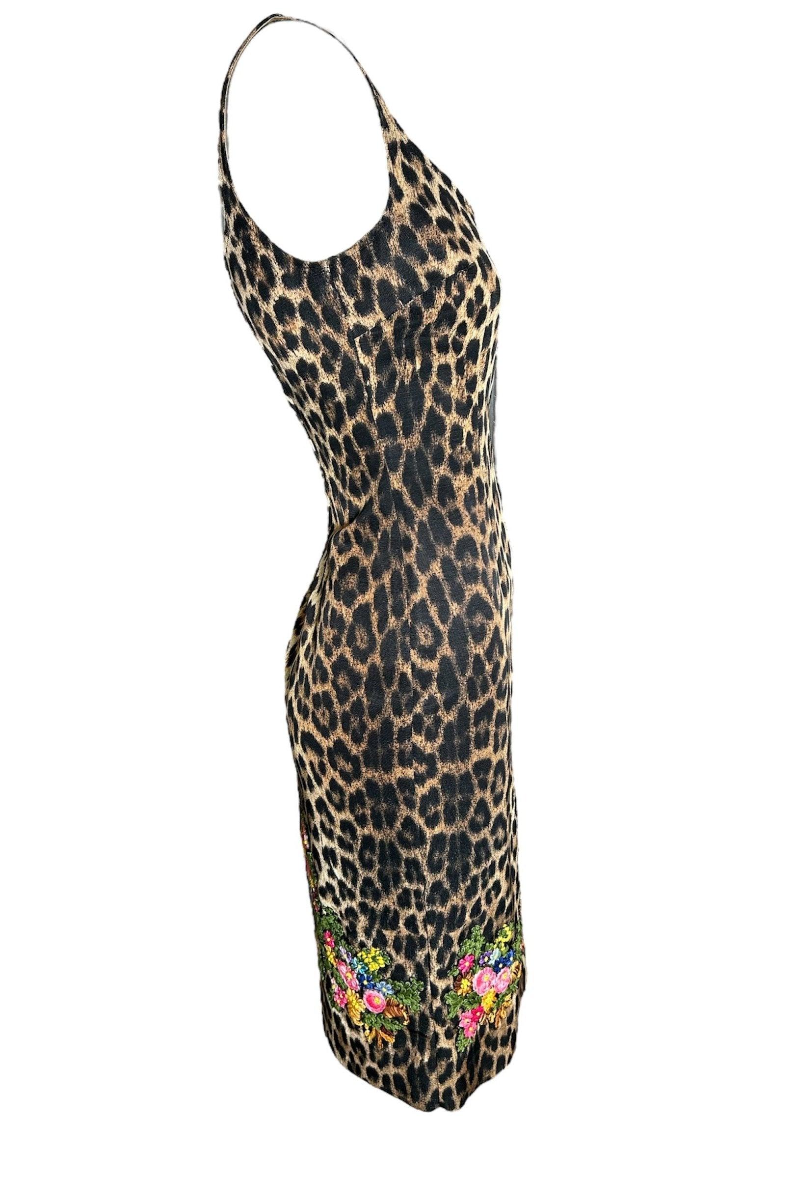 Noir Moschino Cheap and Chic - Robe à imprimé léopard avec fleurs brodées en vente