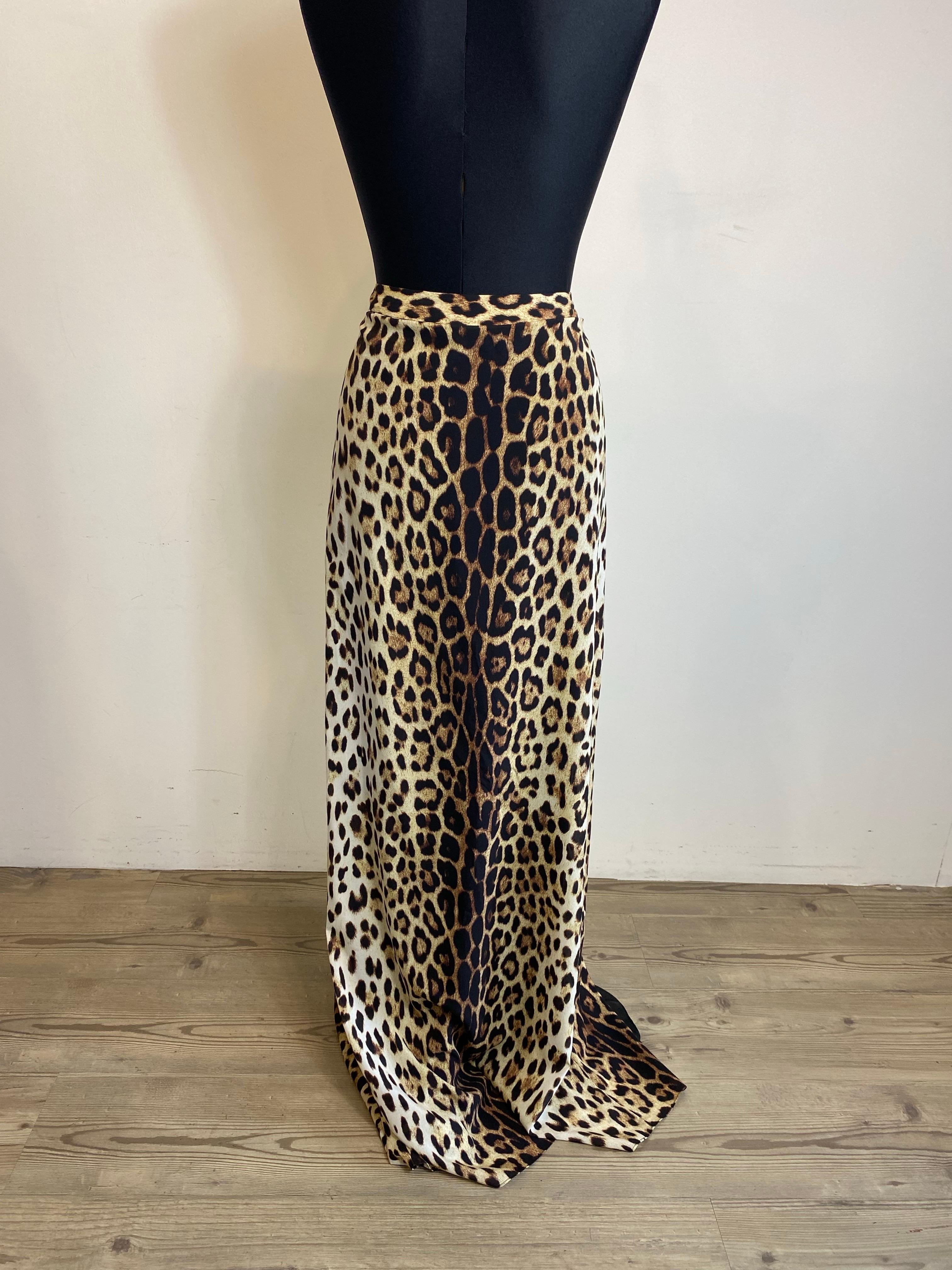 Moschino Cheap & Chic leopard print skirt For Sale 1