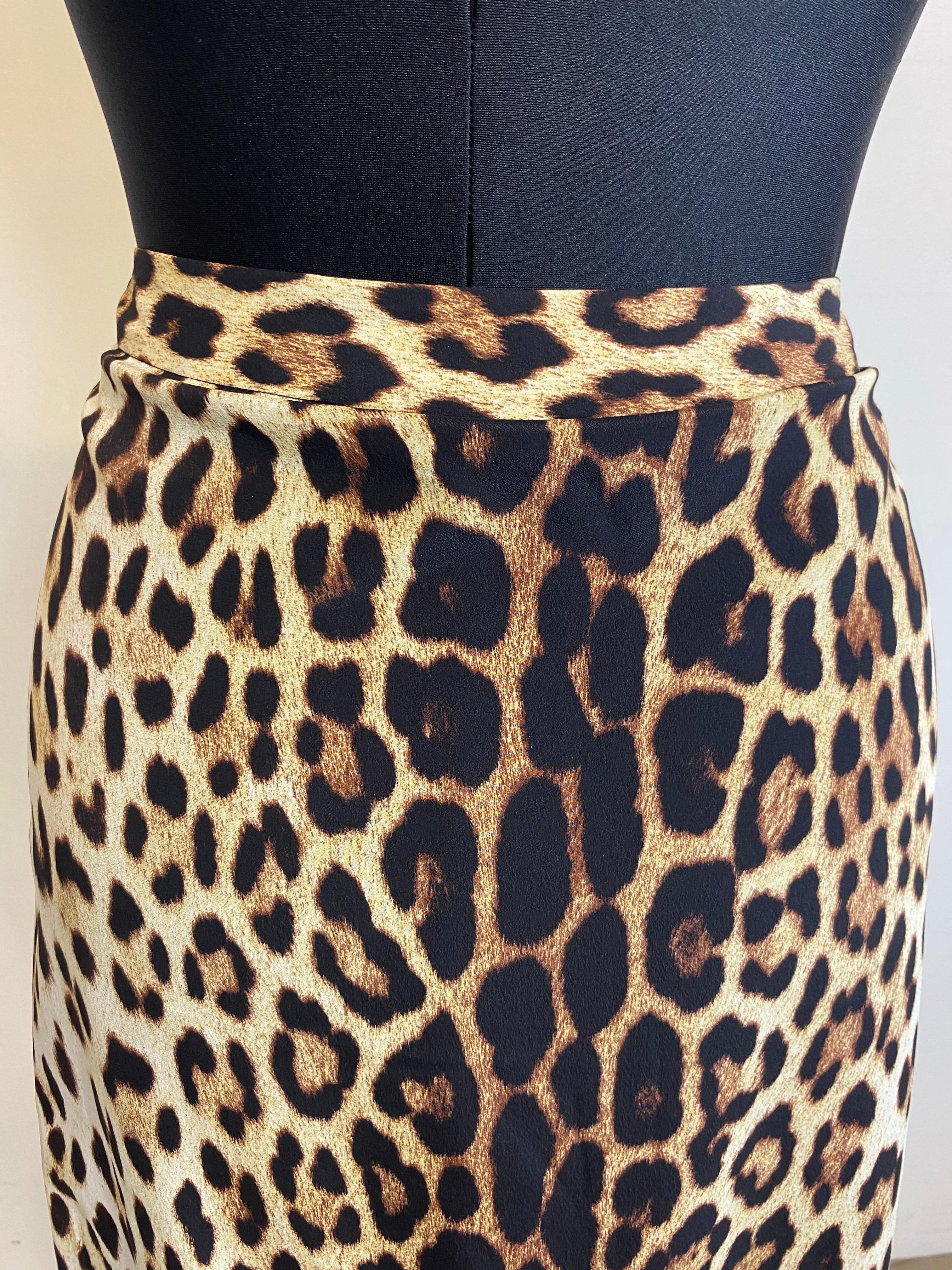 Moschino Cheap & Chic leopard print skirt For Sale 2