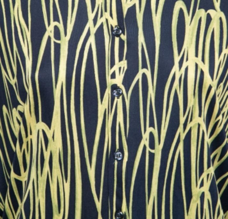 Chemise Moschino Cheap & Chic à manches dolman en jersey imprimé bleu marine et jaune S Bon état - En vente à Dubai, Al Qouz 2