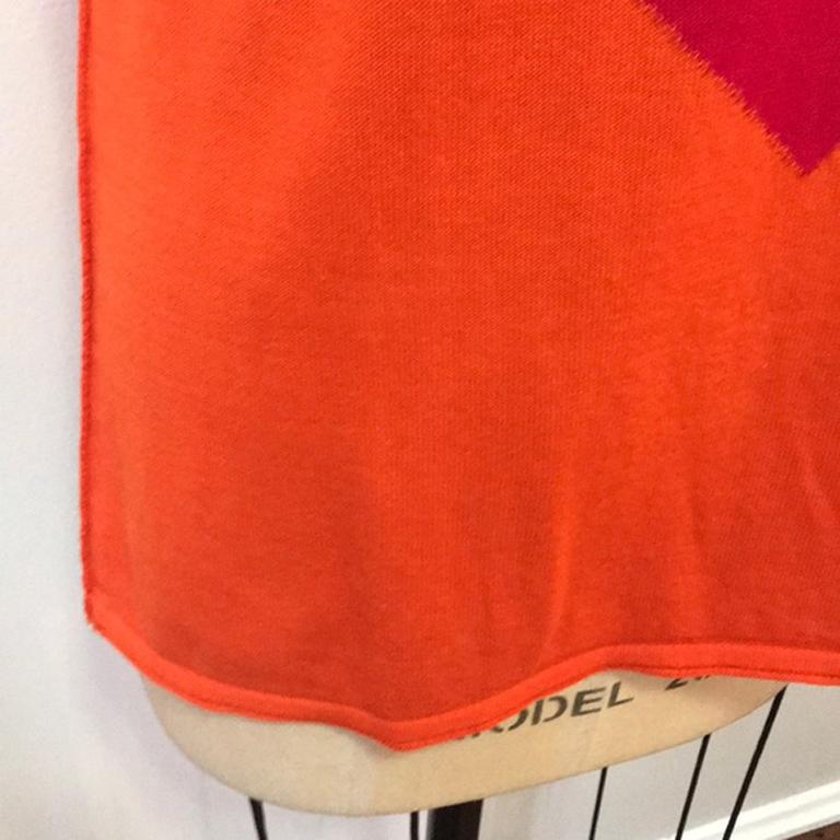 Moschino Cheap Chic Orange Red Gold Heart Sweater In Excellent Condition For Sale In Los Angeles, CA