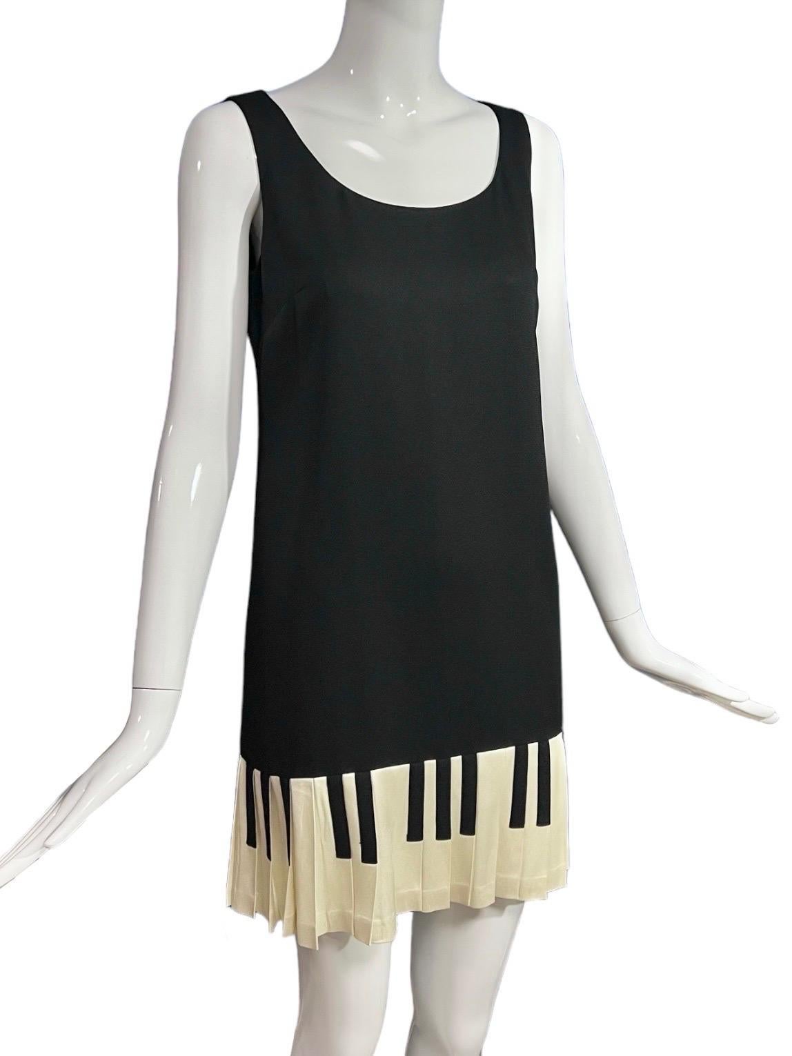Moschino Cheap and Chic Piano Dress wie gesehen in The Nanny im Zustand „Gut“ in Concord, NC