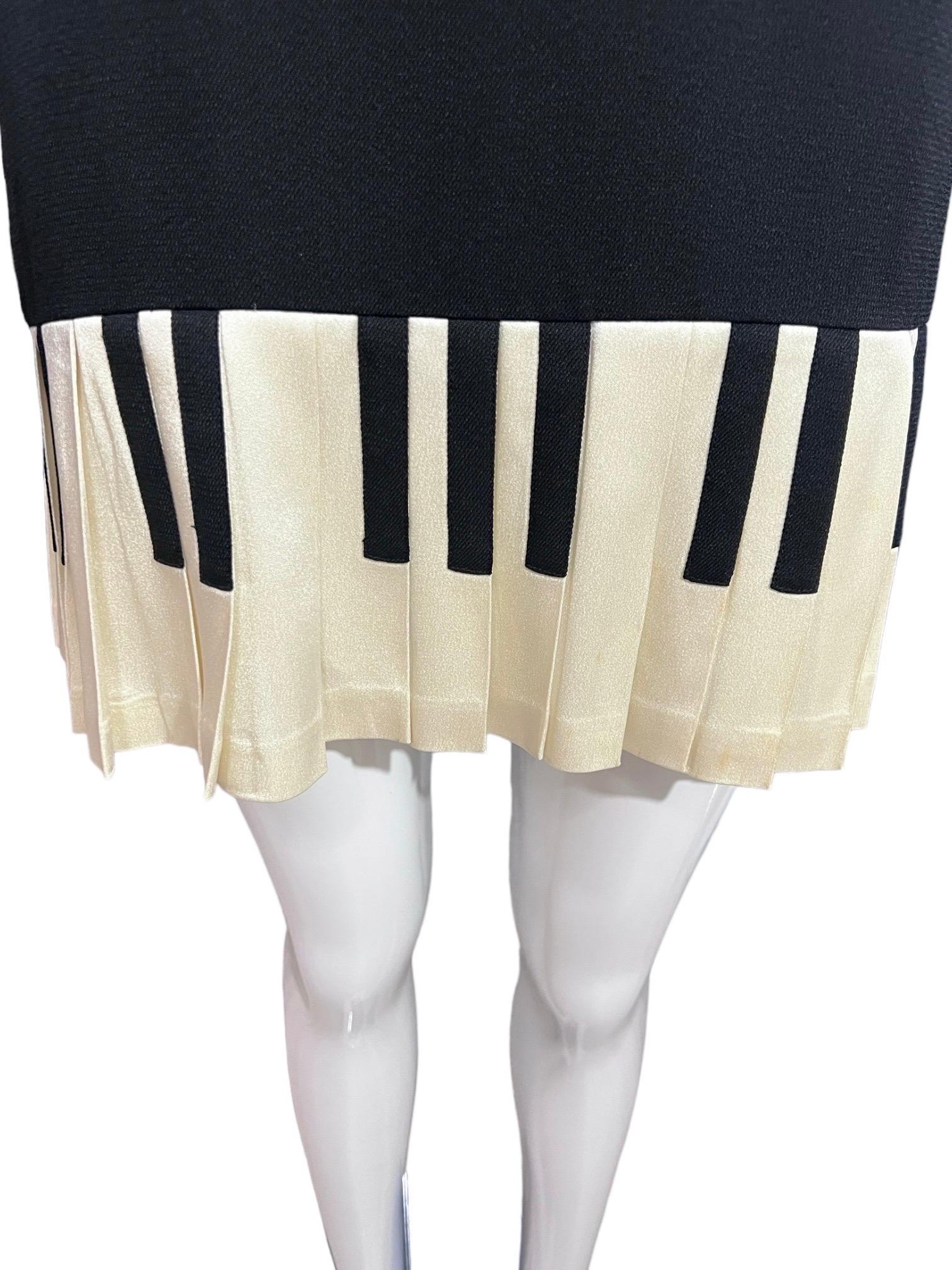 Moschino Cheap and Chic Piano Dress wie gesehen in The Nanny 2