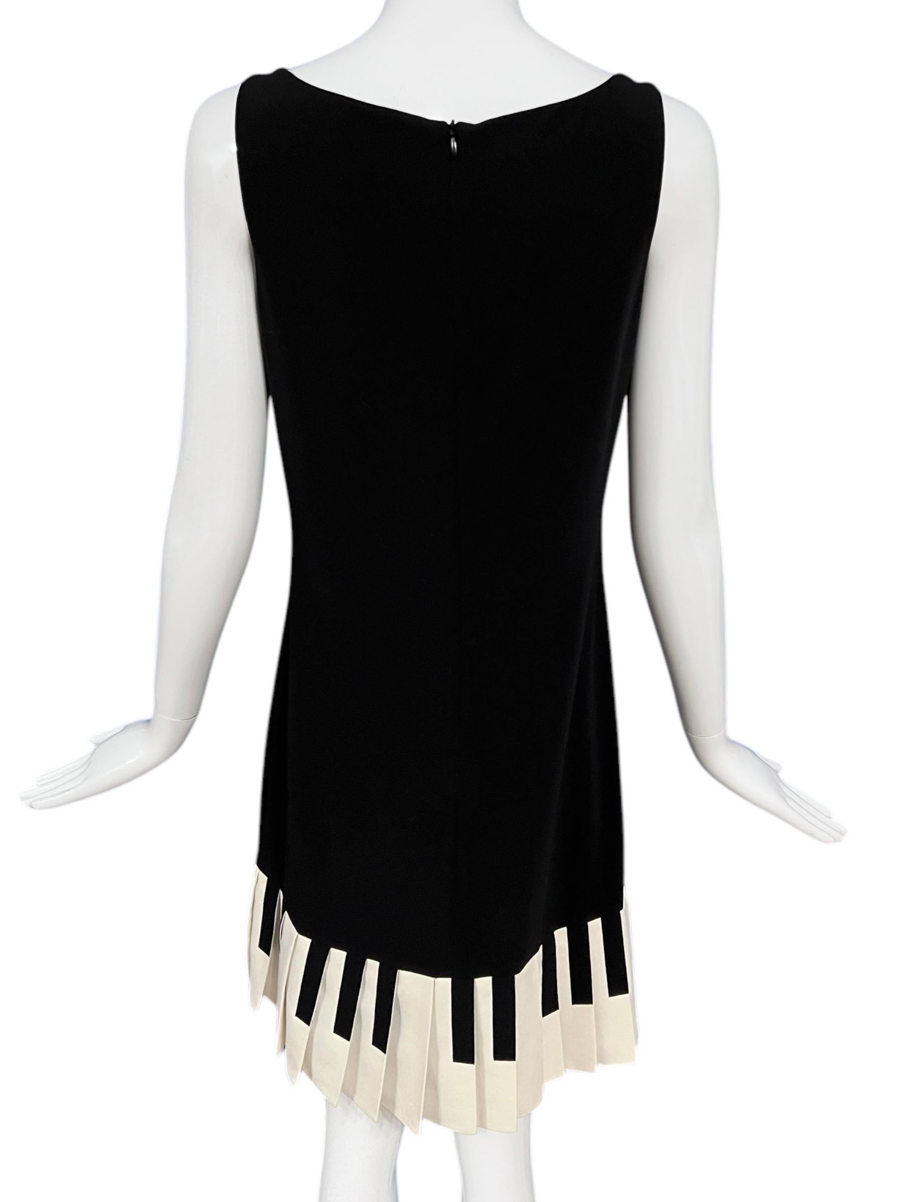 Vestido Piano Moschino Cheap and Chic visto en The Nanny 1
