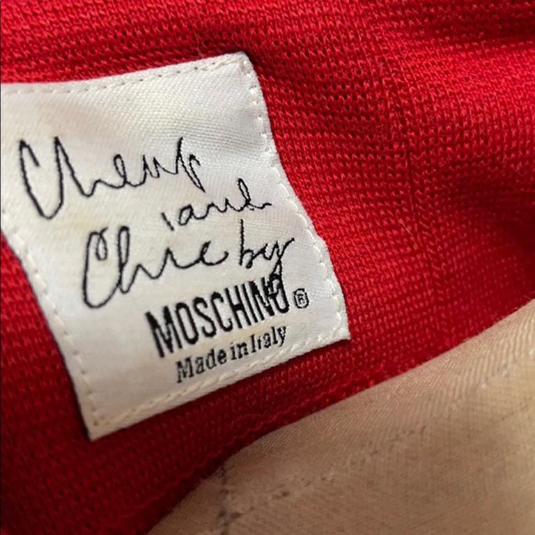 Moschino Cheap Chic Top rojo de lana con signo de exclamación en venta 6