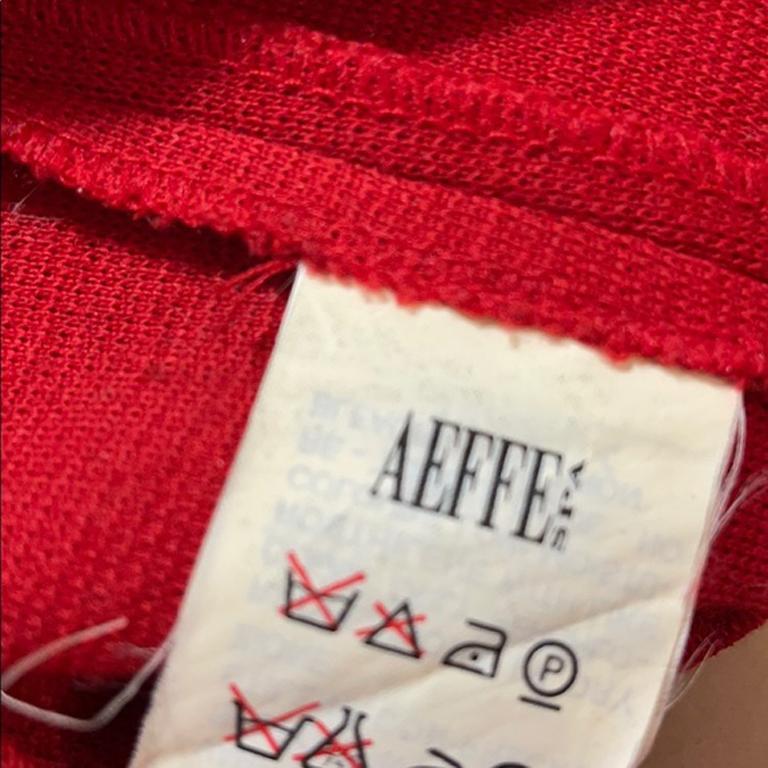 Moschino Cheap Chic Top rojo de lana con signo de exclamación en venta 9
