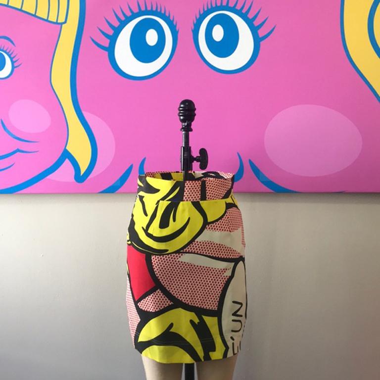Moschino cheap chic roy lichtenstein skirt

This iconic Skirt features a print by Pop Art Artist, Roy Lichtenstein. Iconic Moschino. Museum Worthy. No size tag- Brands run super small AND this has evidence of being altered at the waist band - brand