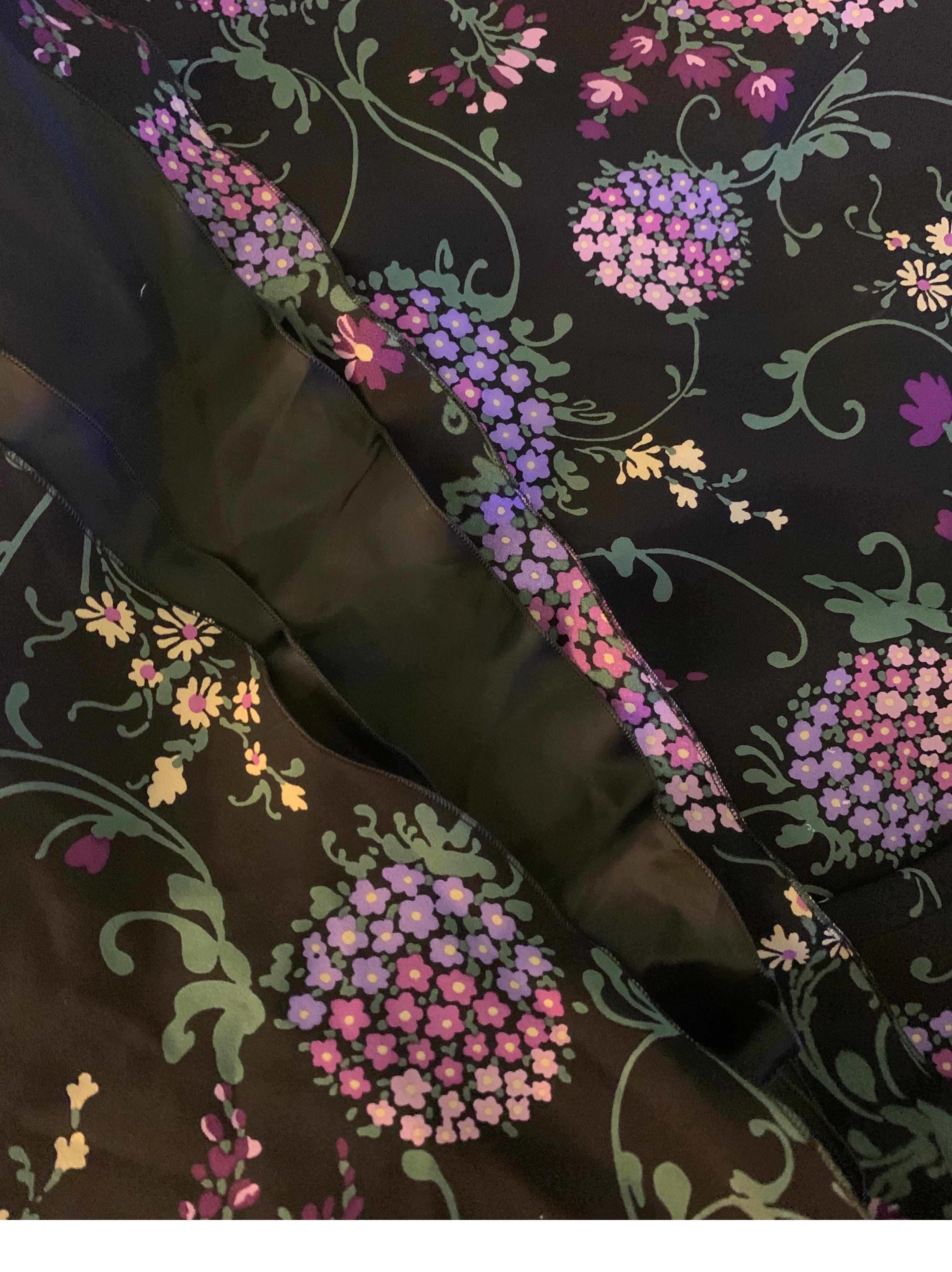 Moschino Cheap & Chic Silk Hydrangea Floral Maxi Skirt, Italy Size 8 In Good Condition For Sale In Palm Springs, CA