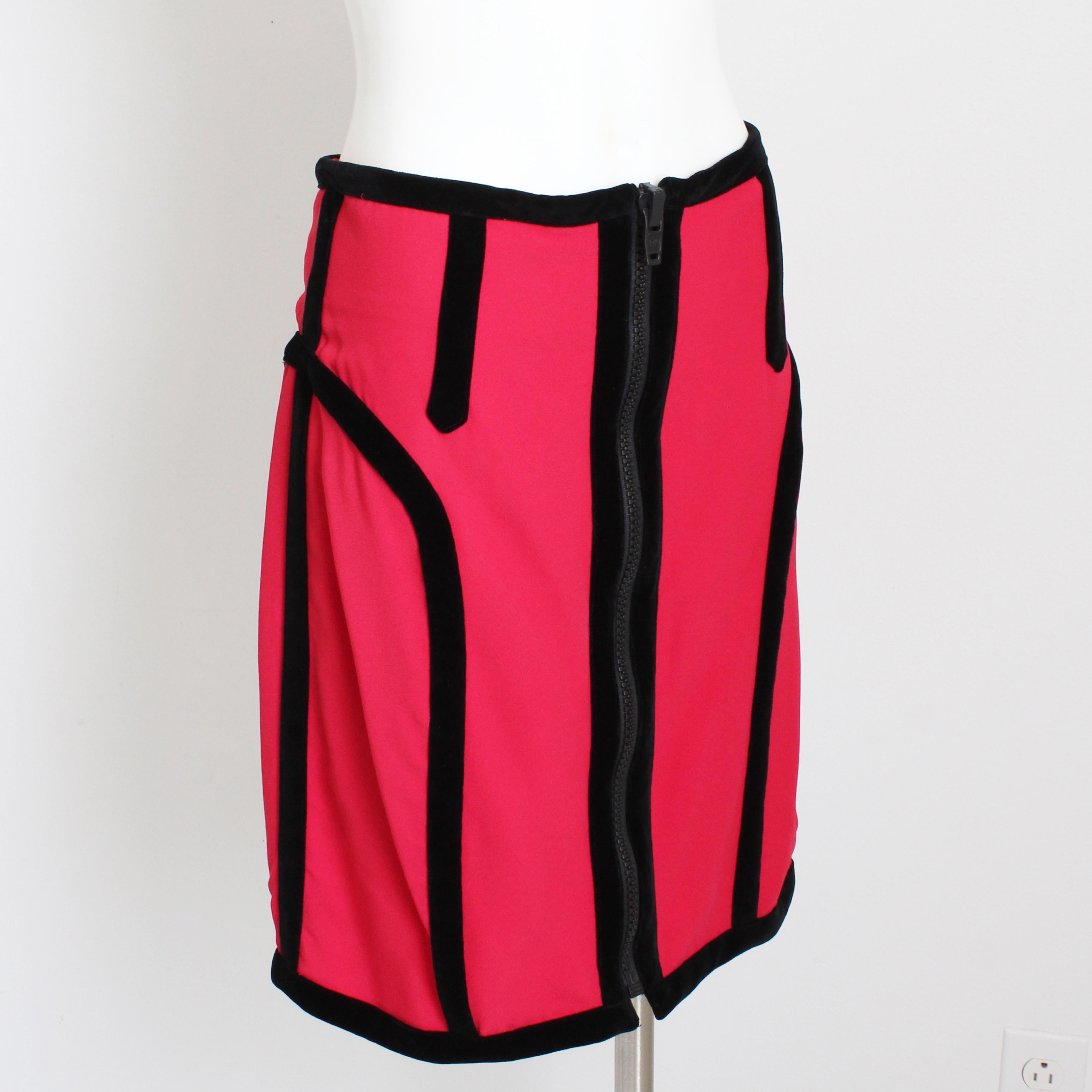 Moschino Cheap & Chic Skirt Rare Vintage As Seen on Fran Drescher Size 14 1990s In Good Condition In Port Saint Lucie, FL