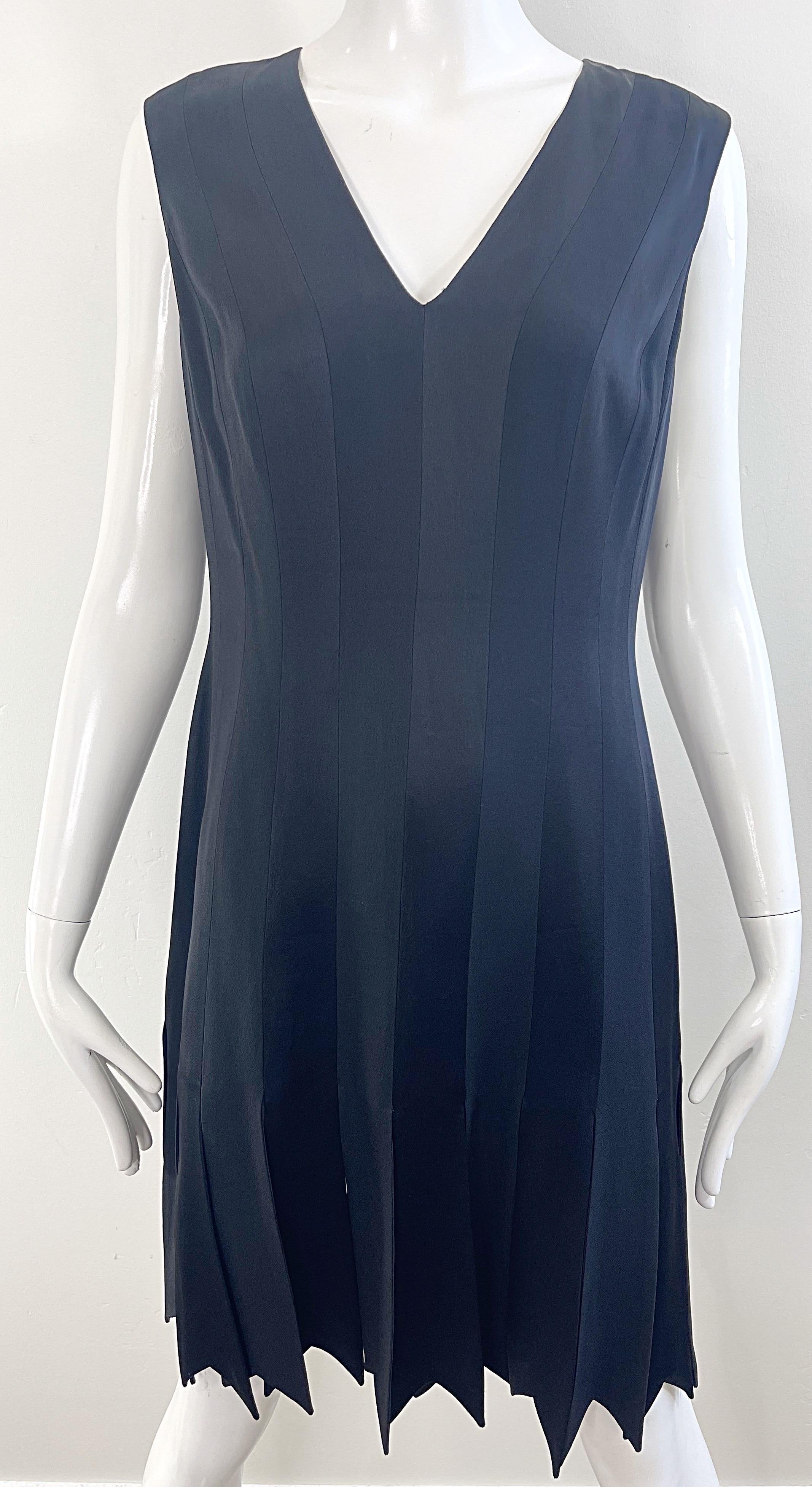 Moschino Cheap and Chic Spring 1993 Carwash Hem Taglia 6 / 8 Nero Vintage 90s Dress in vendita 6