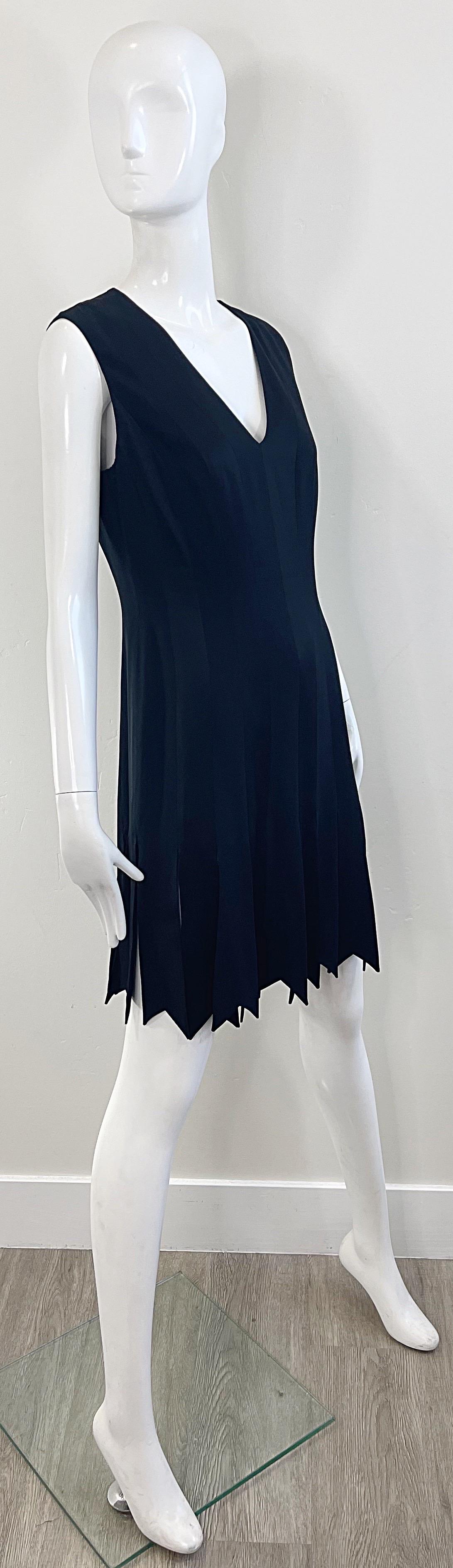 Moschino Cheap and Chic Spring 1993 Carwash Hem Taglia 6 / 8 Nero Vintage 90s Dress in vendita 8