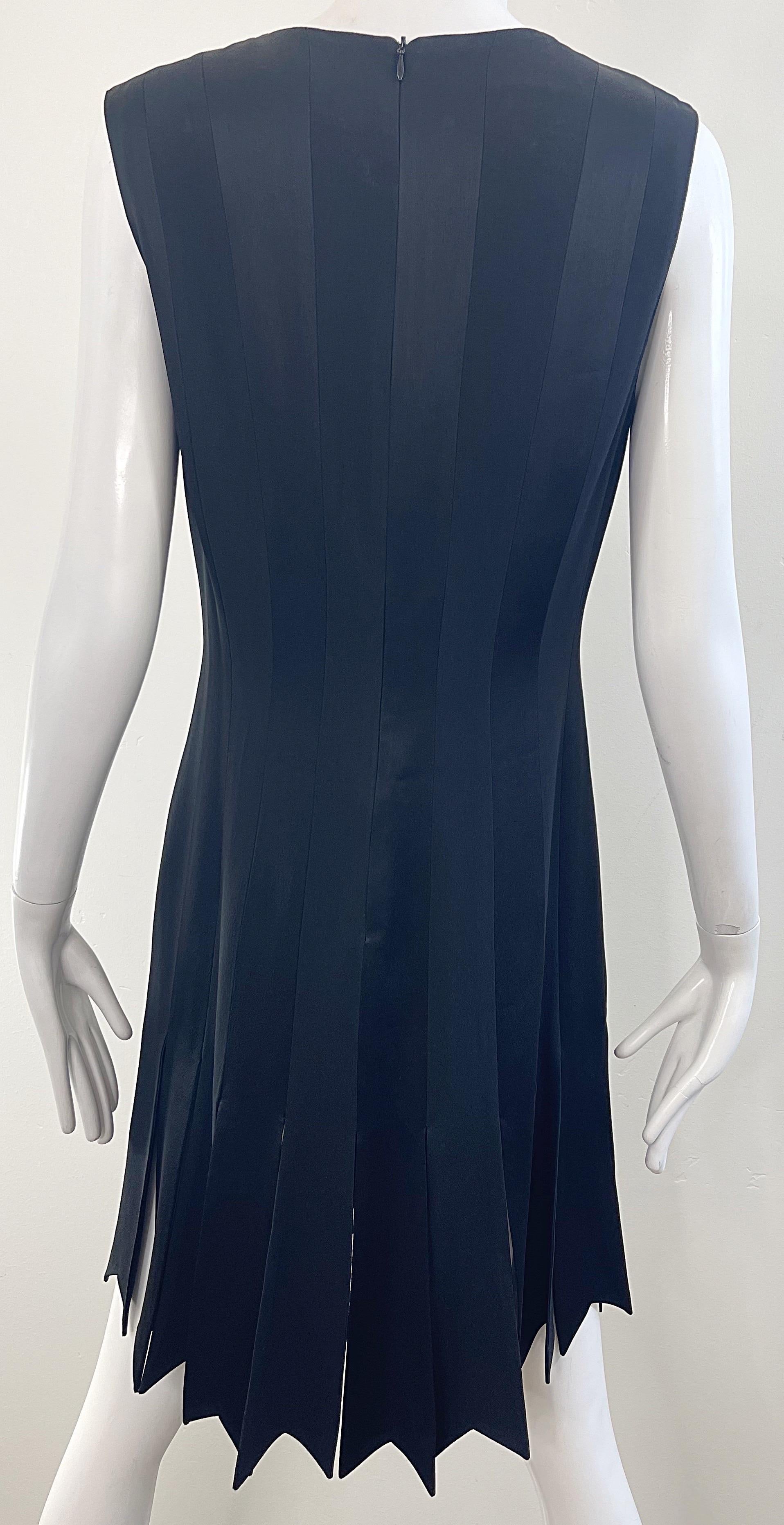 Moschino Cheap and Chic Spring 1993 Carwash Hem Taglia 6 / 8 Nero Vintage 90s Dress in vendita 9