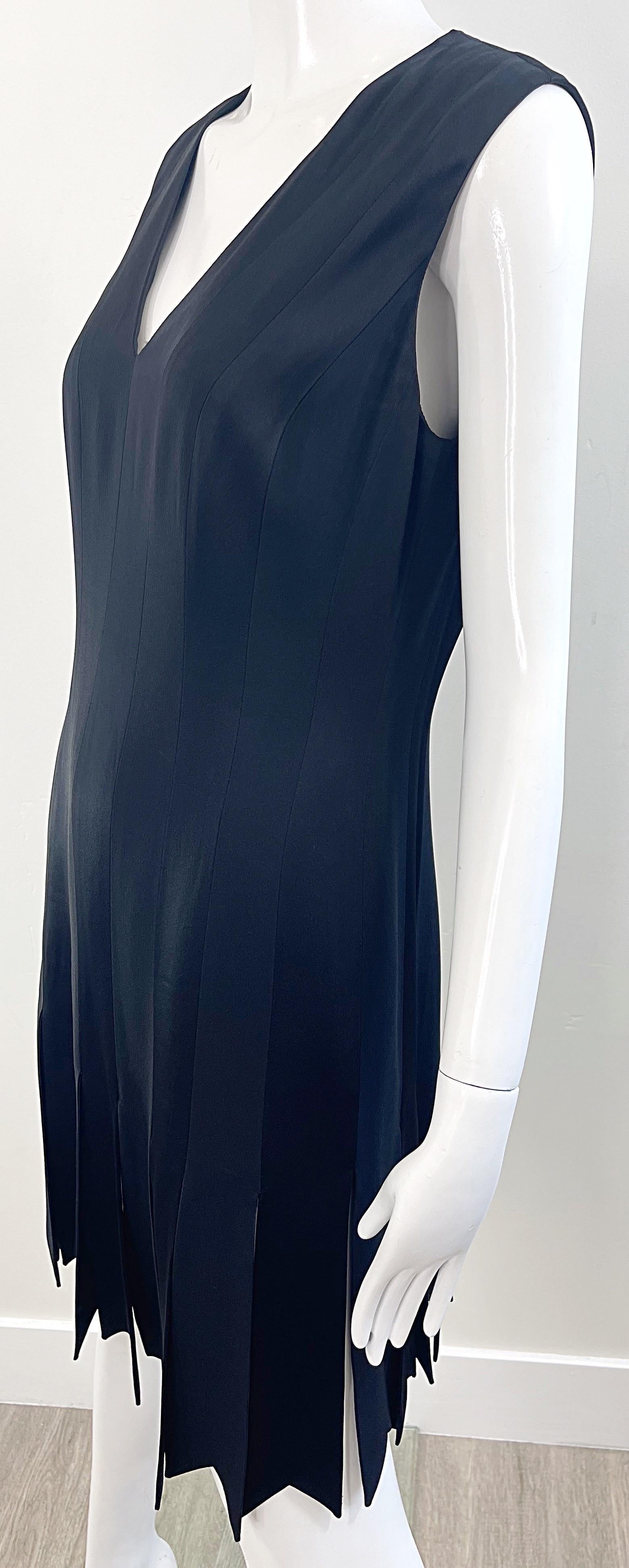 Moschino Cheap and Chic Spring 1993 Carwash Hem Taglia 6 / 8 Nero Vintage 90s Dress in vendita 10
