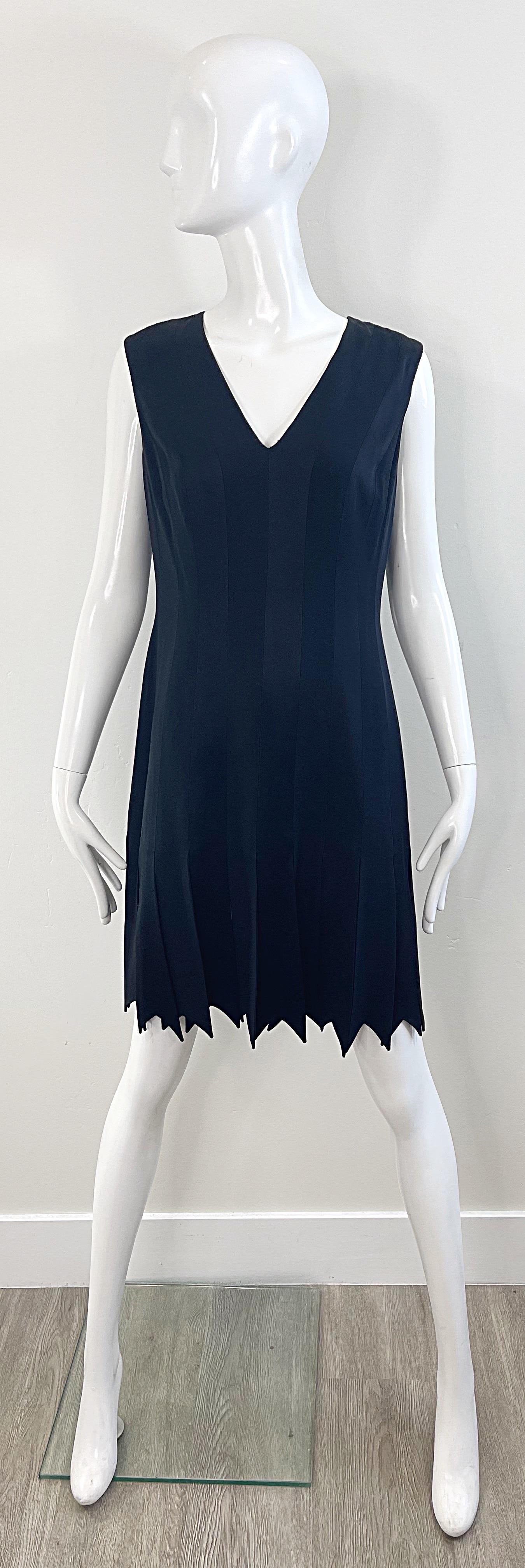 Moschino Cheap and Chic Spring 1993 Carwash Hem Taglia 6 / 8 Nero Vintage 90s Dress in vendita 12
