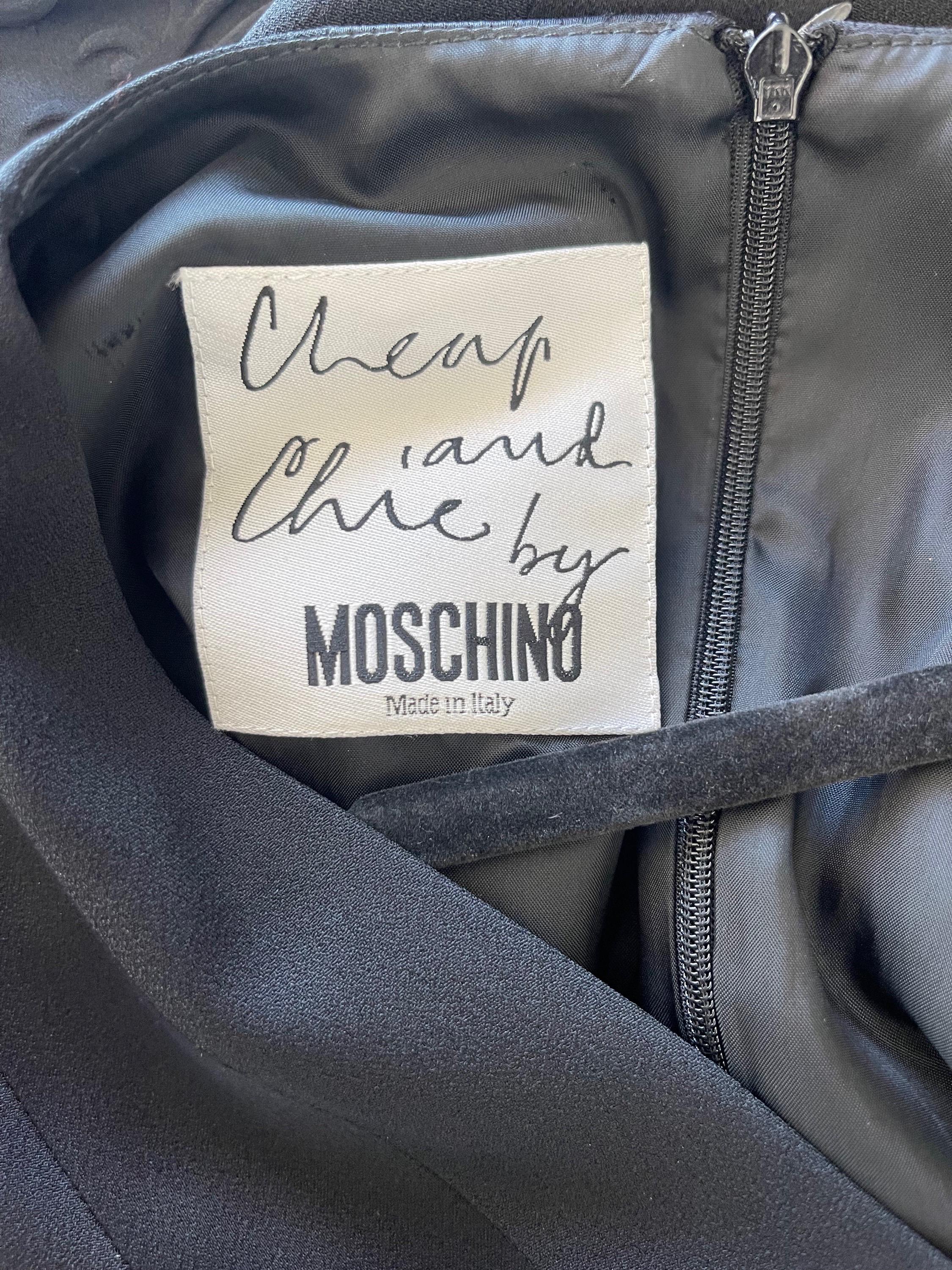 Moschino Cheap and Chic Spring 1993 Carwash Hem Taglia 6 / 8 Nero Vintage 90s Dress In condizioni ottime in vendita a San Diego, CA
