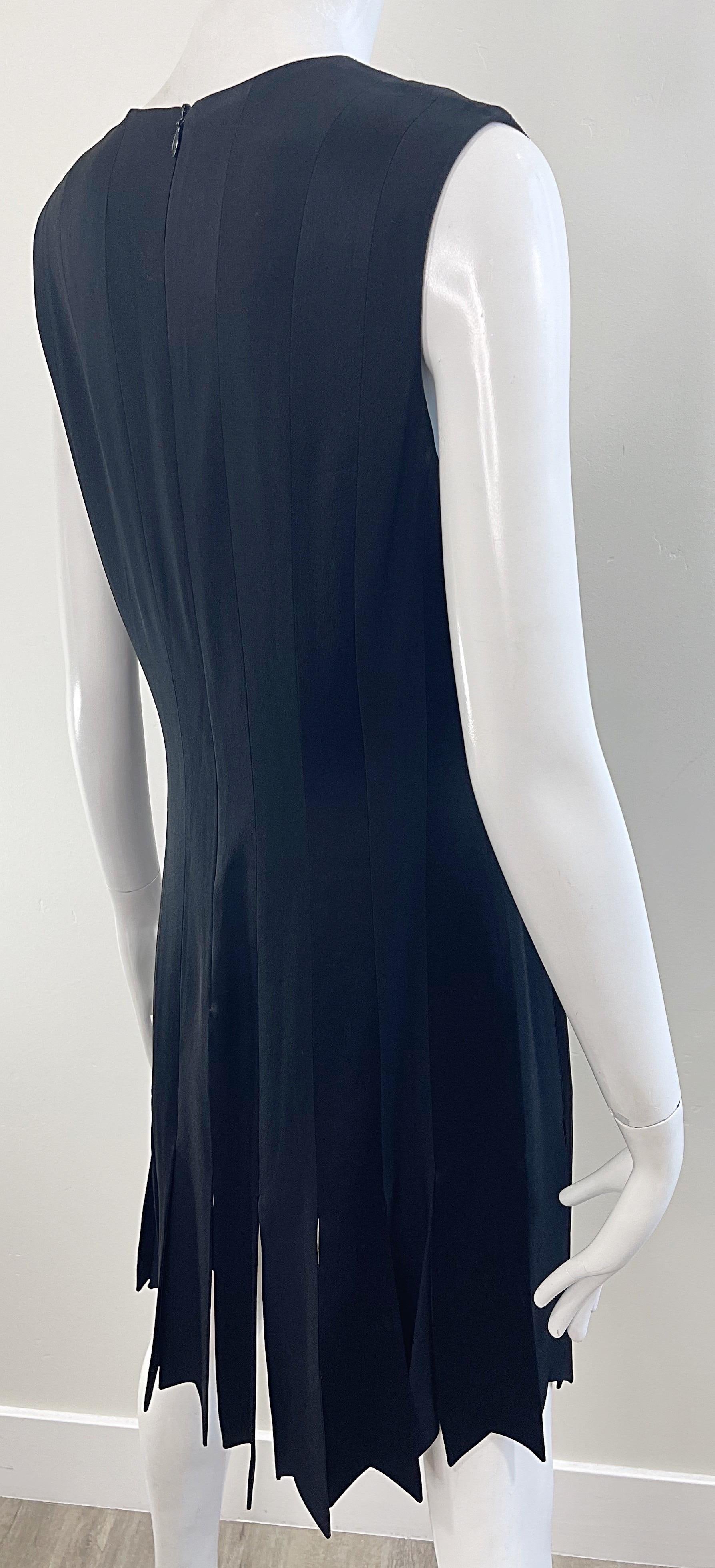 Moschino Cheap and Chic Spring 1993 Carwash Hem Taglia 6 / 8 Nero Vintage 90s Dress in vendita 1
