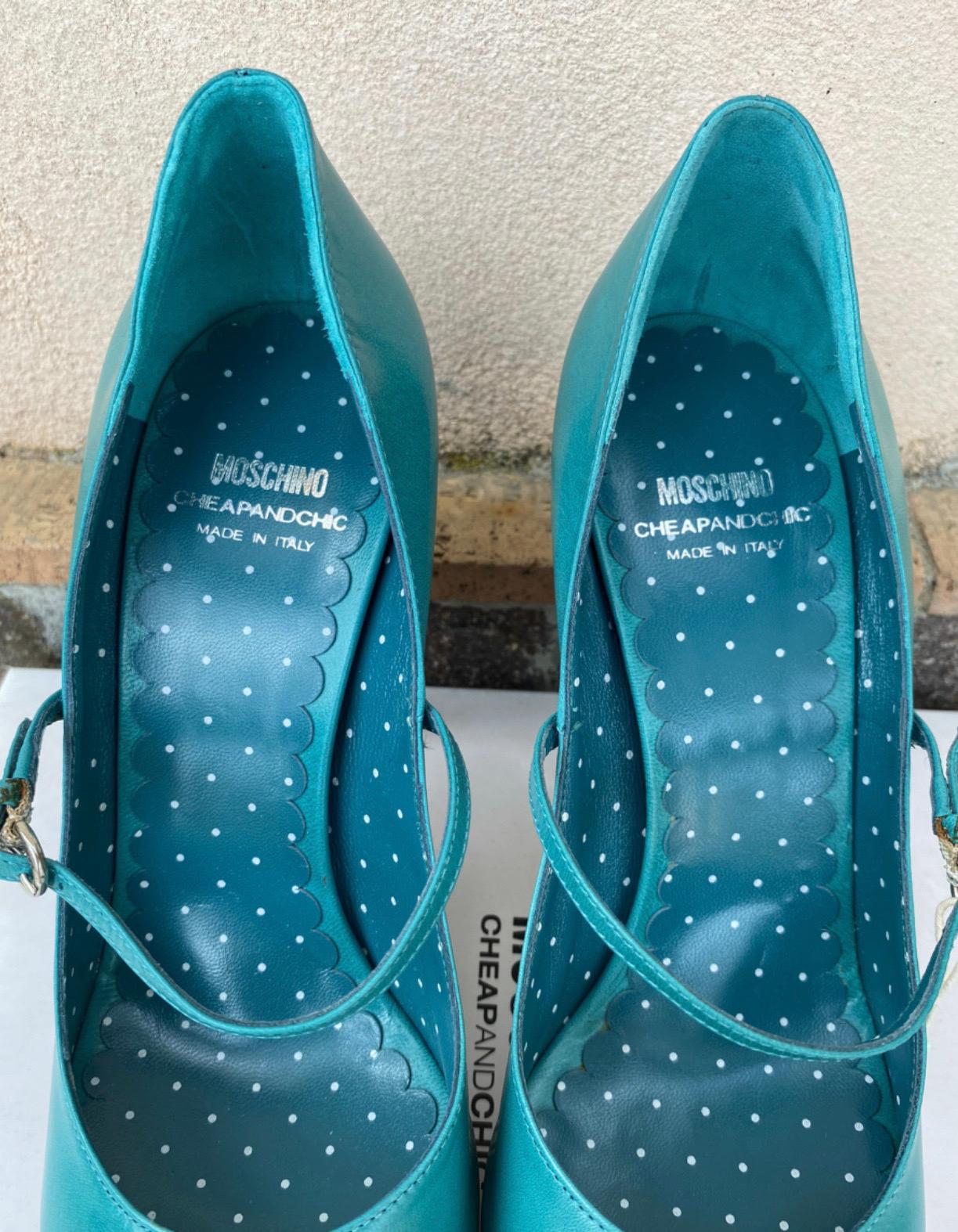 Moschino Cheap & Chic teal Open toe Shoes In Excellent Condition For Sale In Carnate, IT