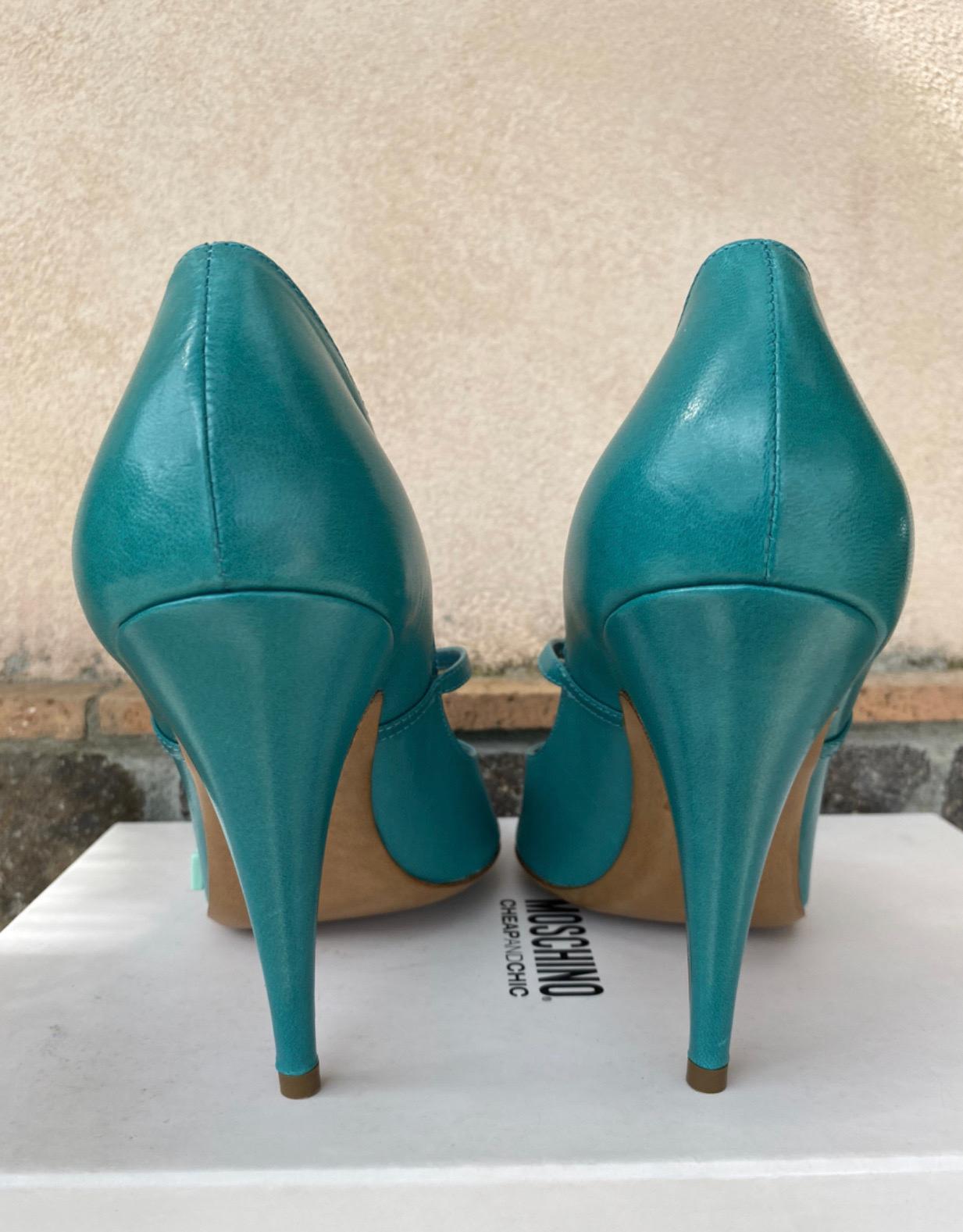 Women's or Men's Moschino Cheap & Chic teal Open toe Shoes For Sale