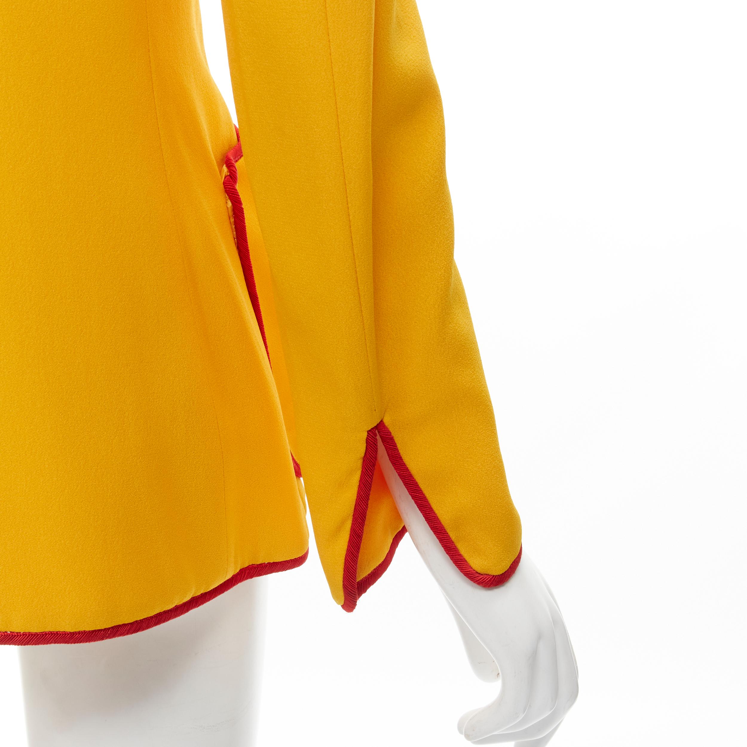 MOSCHINO CHEAP CHIC - Veste blazer à 4 poches rouge vintage avec bordure jaune IT44 L en vente 6