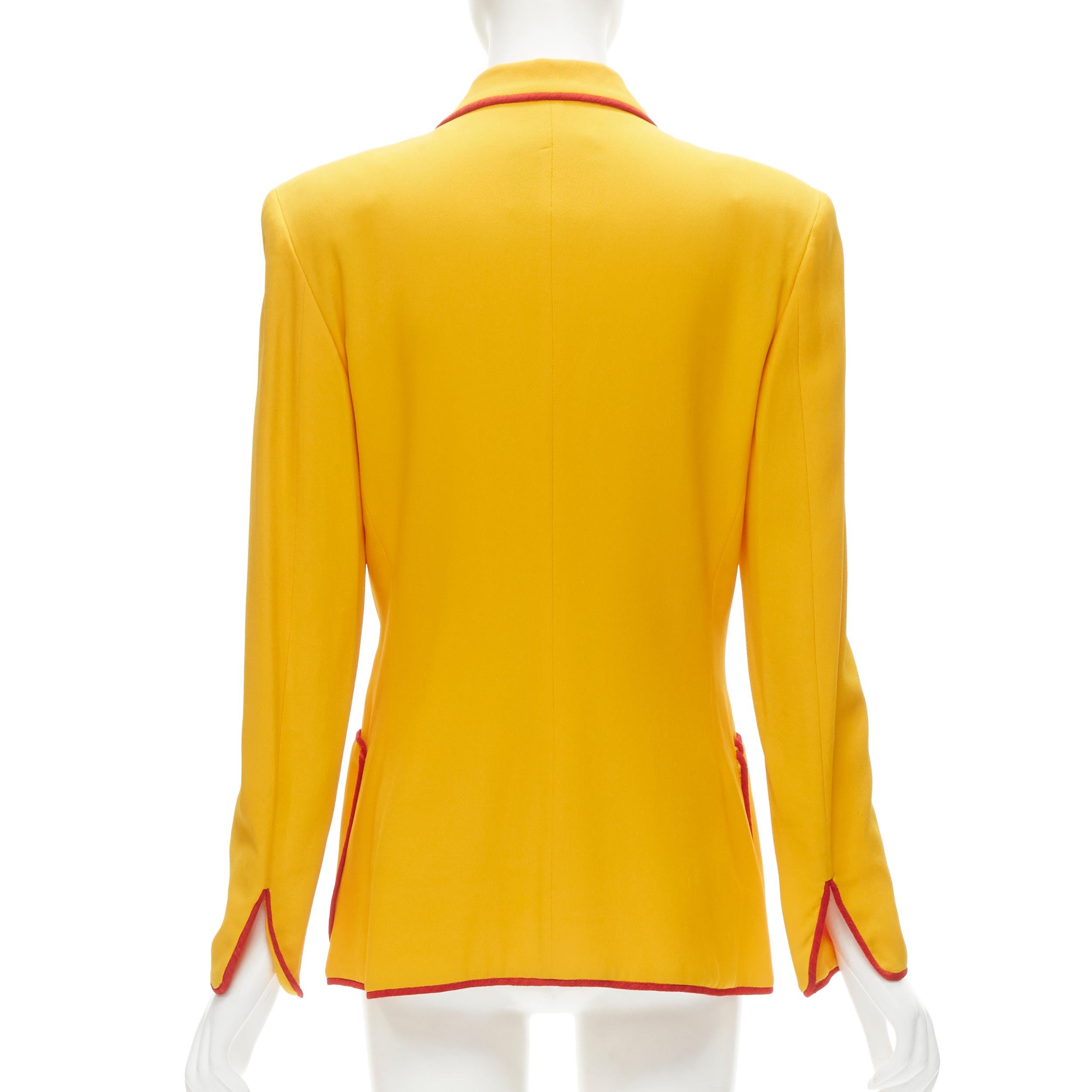 MOSCHINO CHEAP CHIC - Veste blazer à 4 poches rouge vintage avec bordure jaune IT44 L en vente 1