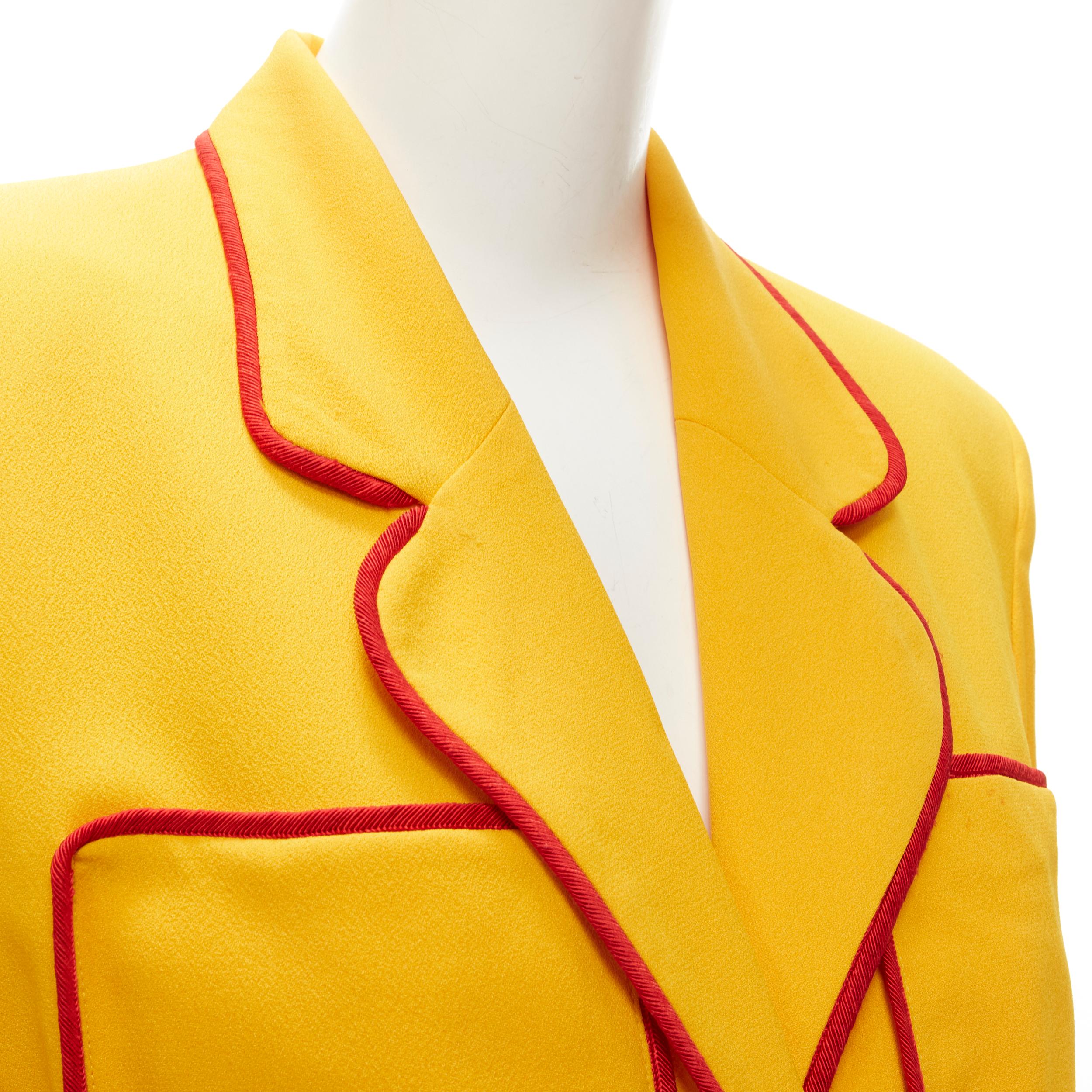 MOSCHINO CHEAP CHIC - Veste blazer à 4 poches rouge vintage avec bordure jaune IT44 L en vente 3