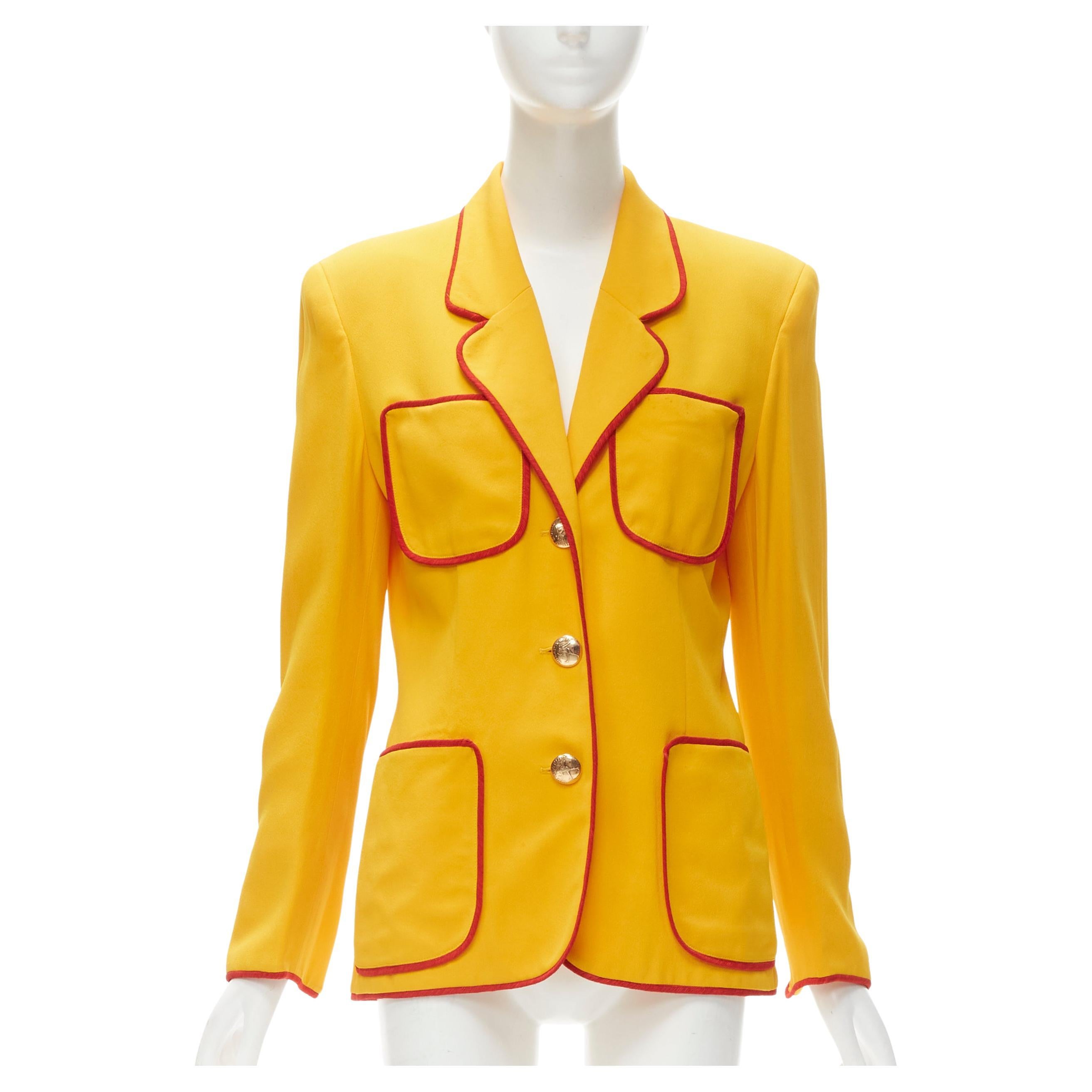MOSCHINO CHEAP CHIC - Veste blazer à 4 poches rouge vintage avec bordure jaune IT44 L en vente
