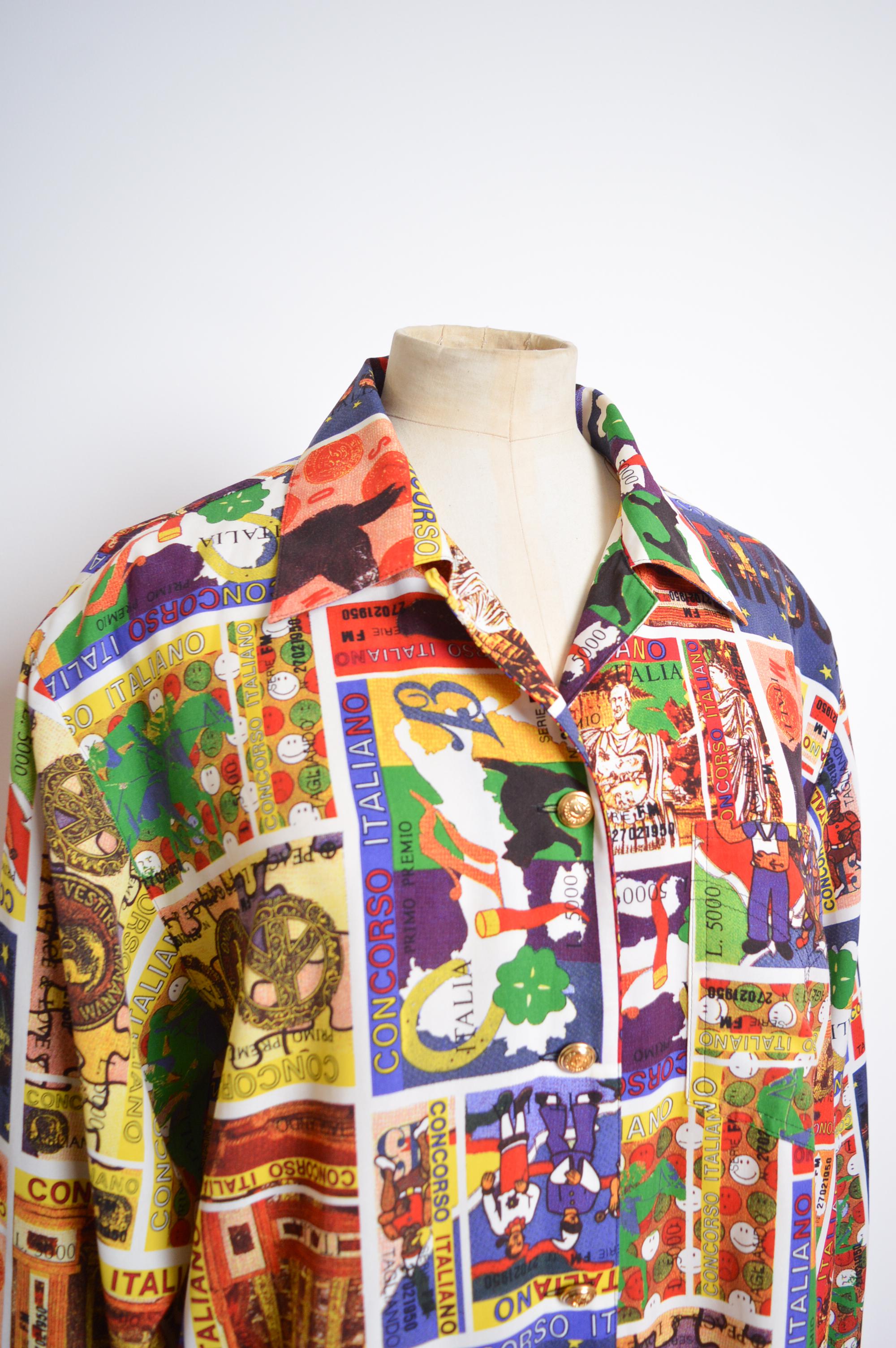 Moschino Concorso Italienisch 1990s Loud Bunte Postkarte Ticket drucken Shirt im Zustand „Gut“ im Angebot in Sheffield, GB