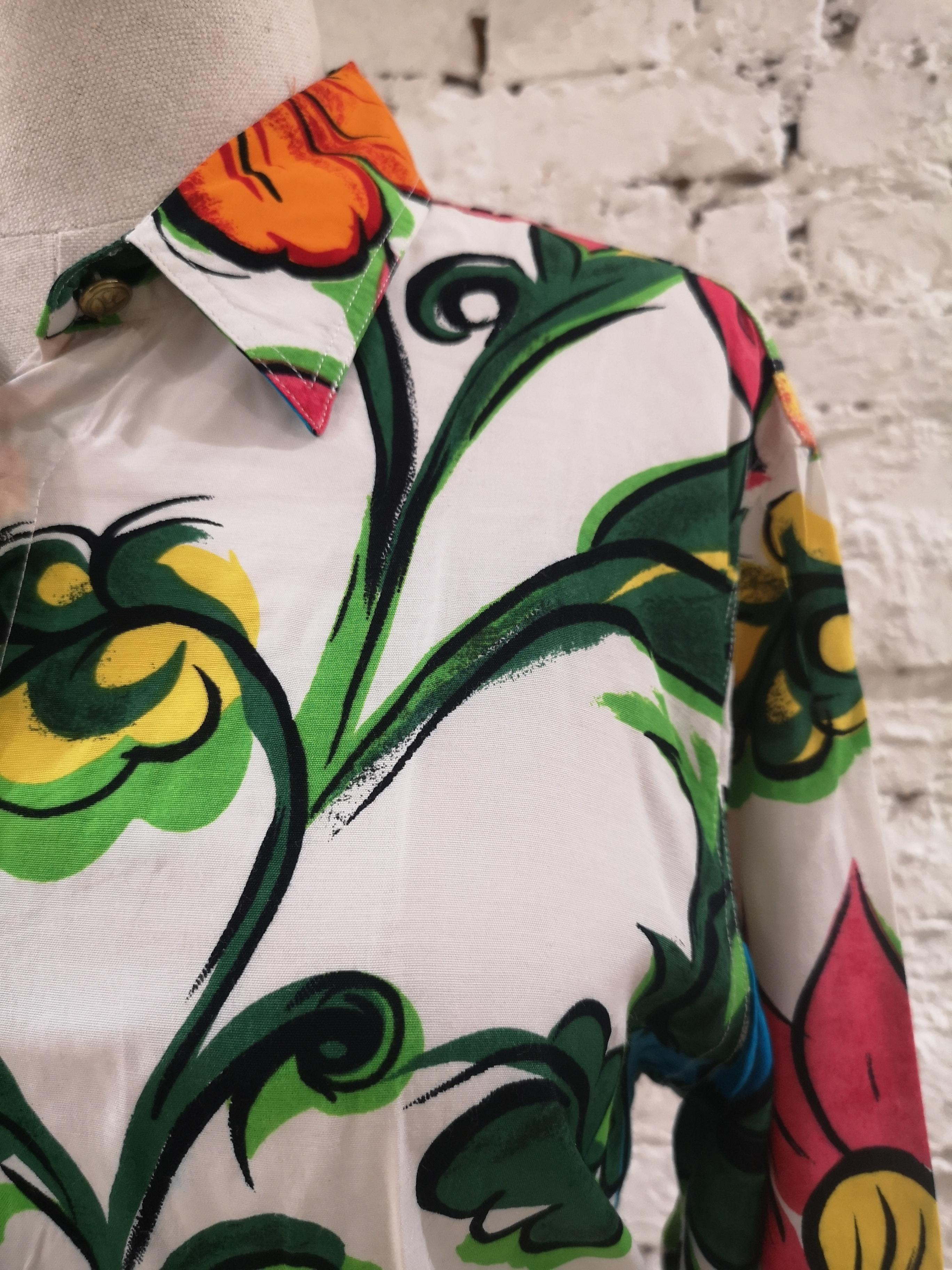 Moschino cotton flowers shirt In Excellent Condition In Capri, IT