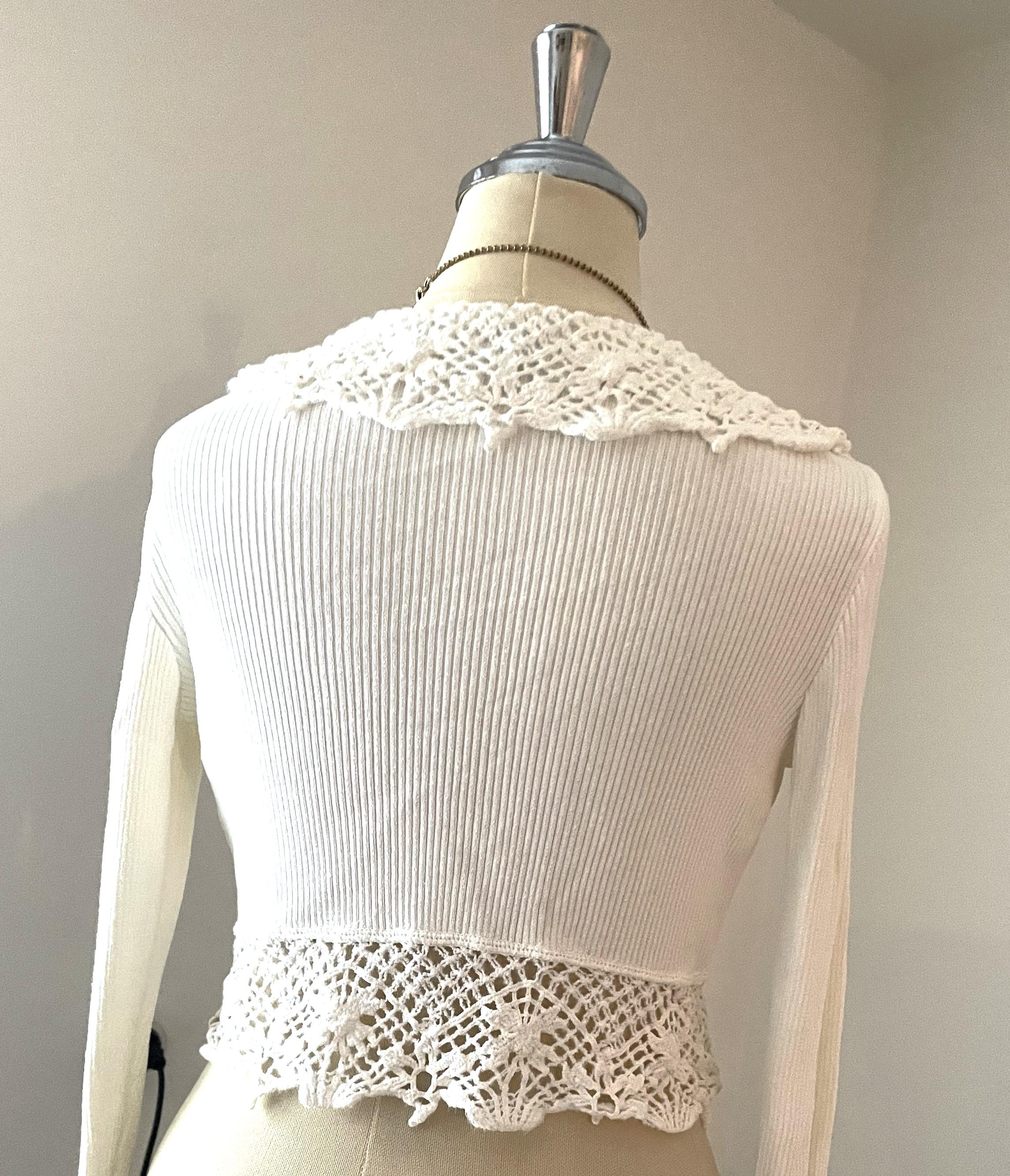 Moschino Couture 90s Cardigan Vest White Crocheted In Excellent Condition For Sale In 'S-HERTOGENBOSCH, NL