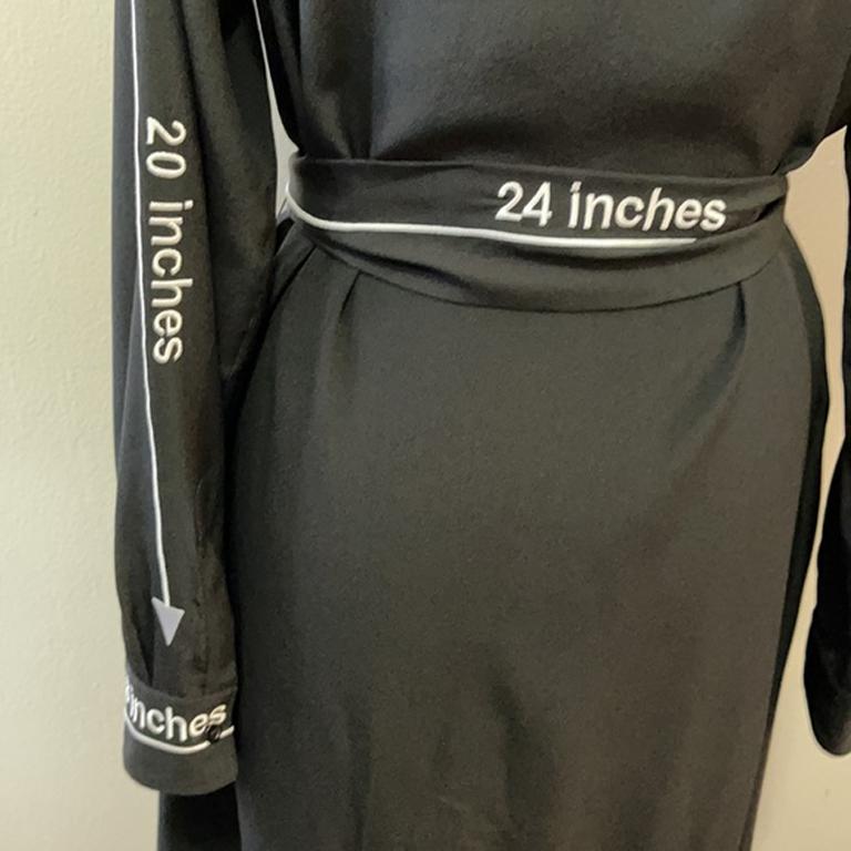 Women's Moschino Couture Black Measurements Dape For Sale