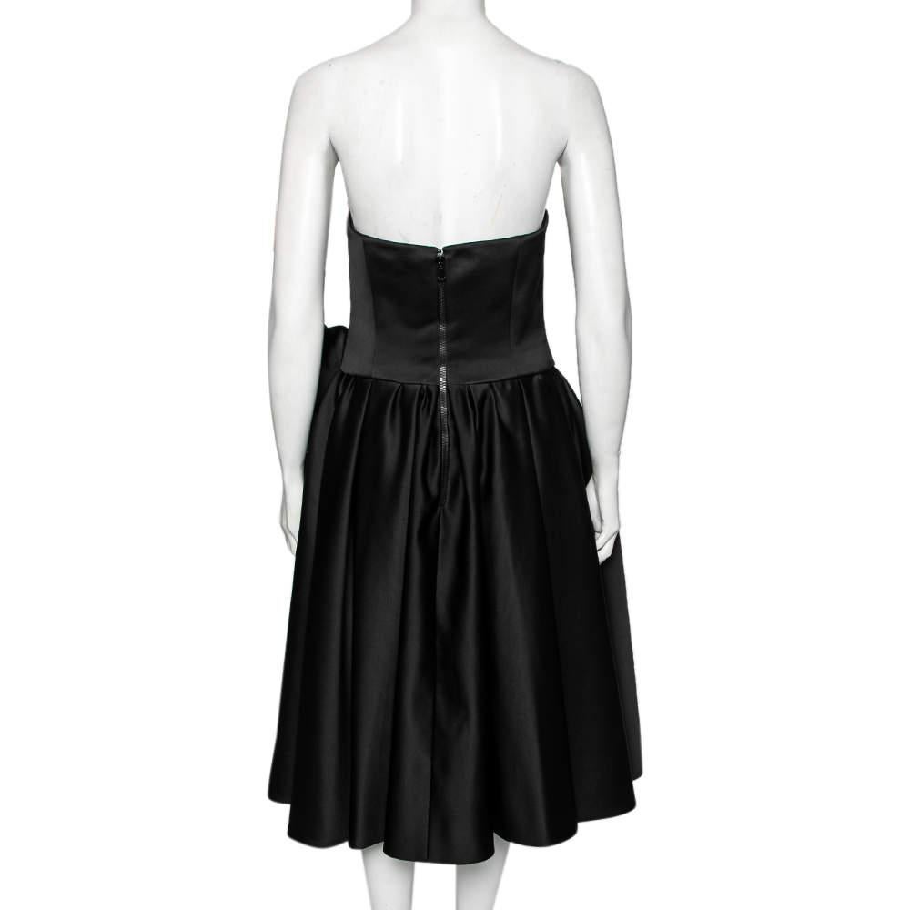 Moschino Couture Black Satin Bow Detail Strapless Pleated Dress M In Good Condition In Dubai, Al Qouz 2