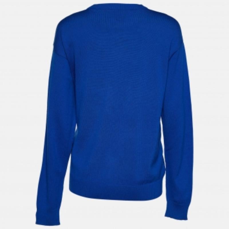 Erleben Sie Stil, Luxus und Komfort mit diesem Pullover. Er ist aus guten Stoffen gefertigt und mit einem edlen Design versehen. Tragen Sie es zu einer dunklen Jeans und Stiefeln.