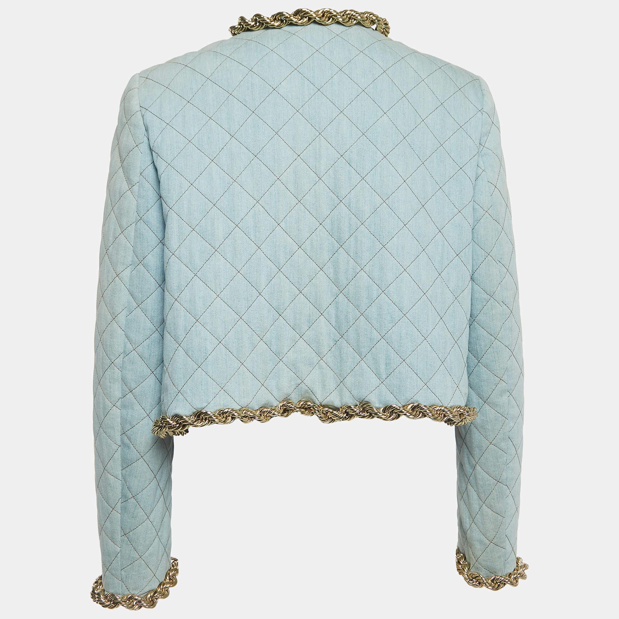 Infuse an extra dose of style into your outfit with this highly fashionable Moschino Couture jacket. Tailored from quality materials, it embodies a contemporary vibe and is filled with functional characteristics.

