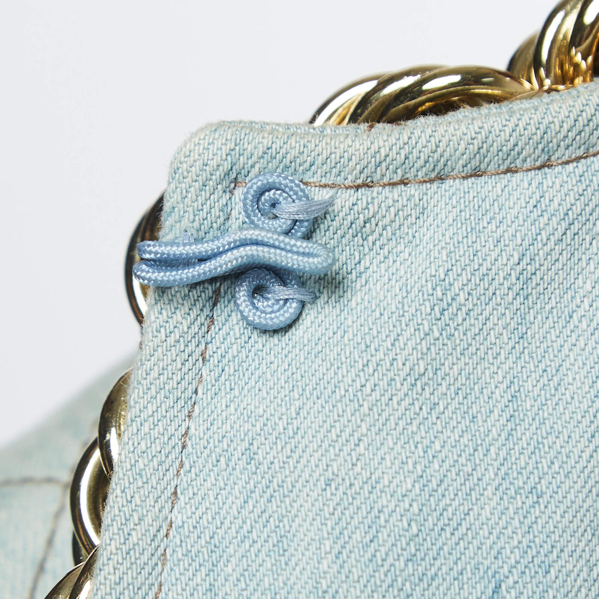 Moschino Couture - Veste matelassée en denim bleu délavé avec détails en chaîne M en vente 3