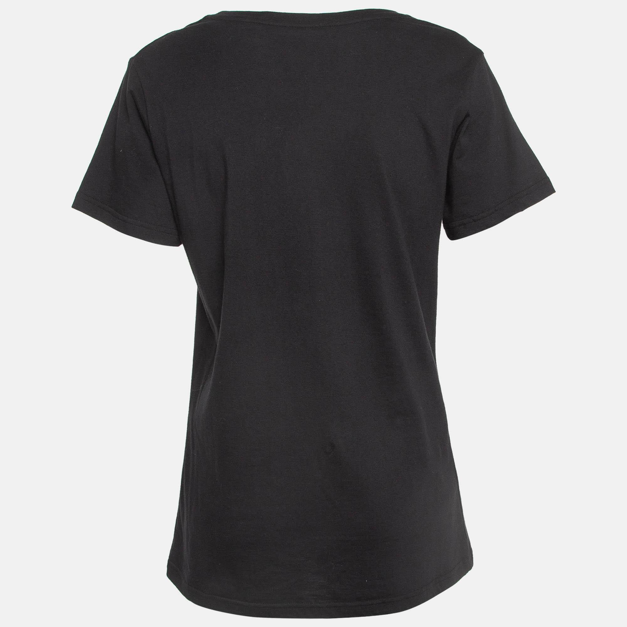 Tanto si quieres salir en salidas informales con amigos como si simplemente quieres holgazanear, esta camiseta es una prenda versátil y se puede peinar de muchas maneras. Se ha confeccionado con un tejido fino.