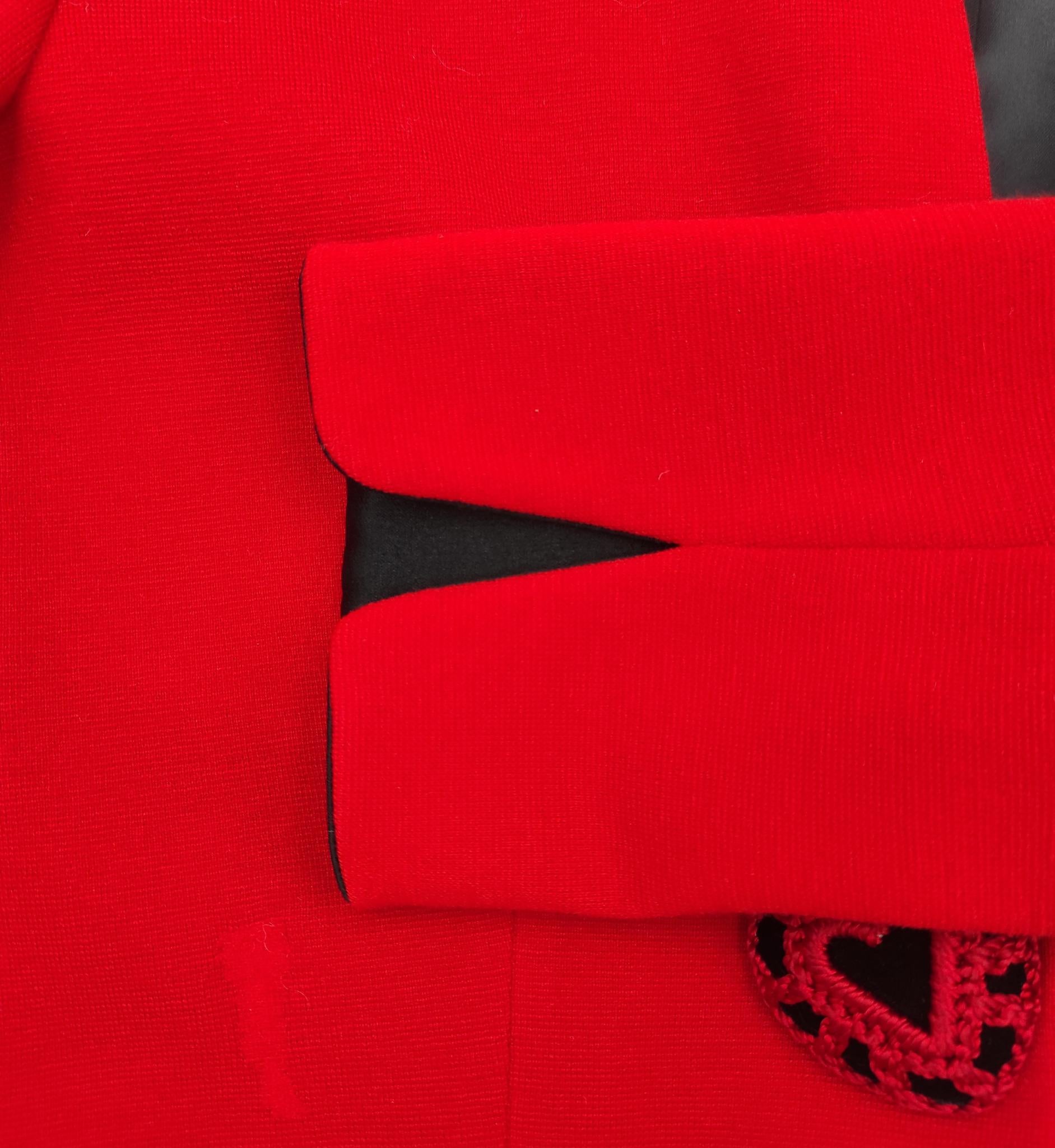 Moschino Couture F/W 1991 blazer à coeurs rouges en vente 1