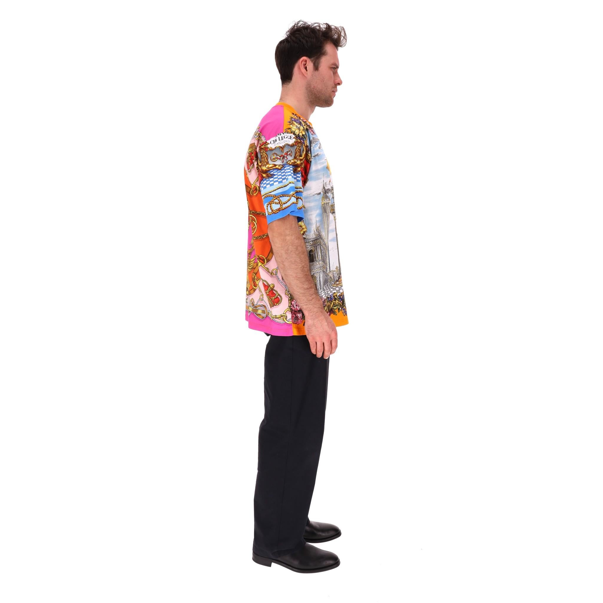 Moschino Couture T-Shirt aus Baumwolle mit Grafikdruck (Grau) im Angebot