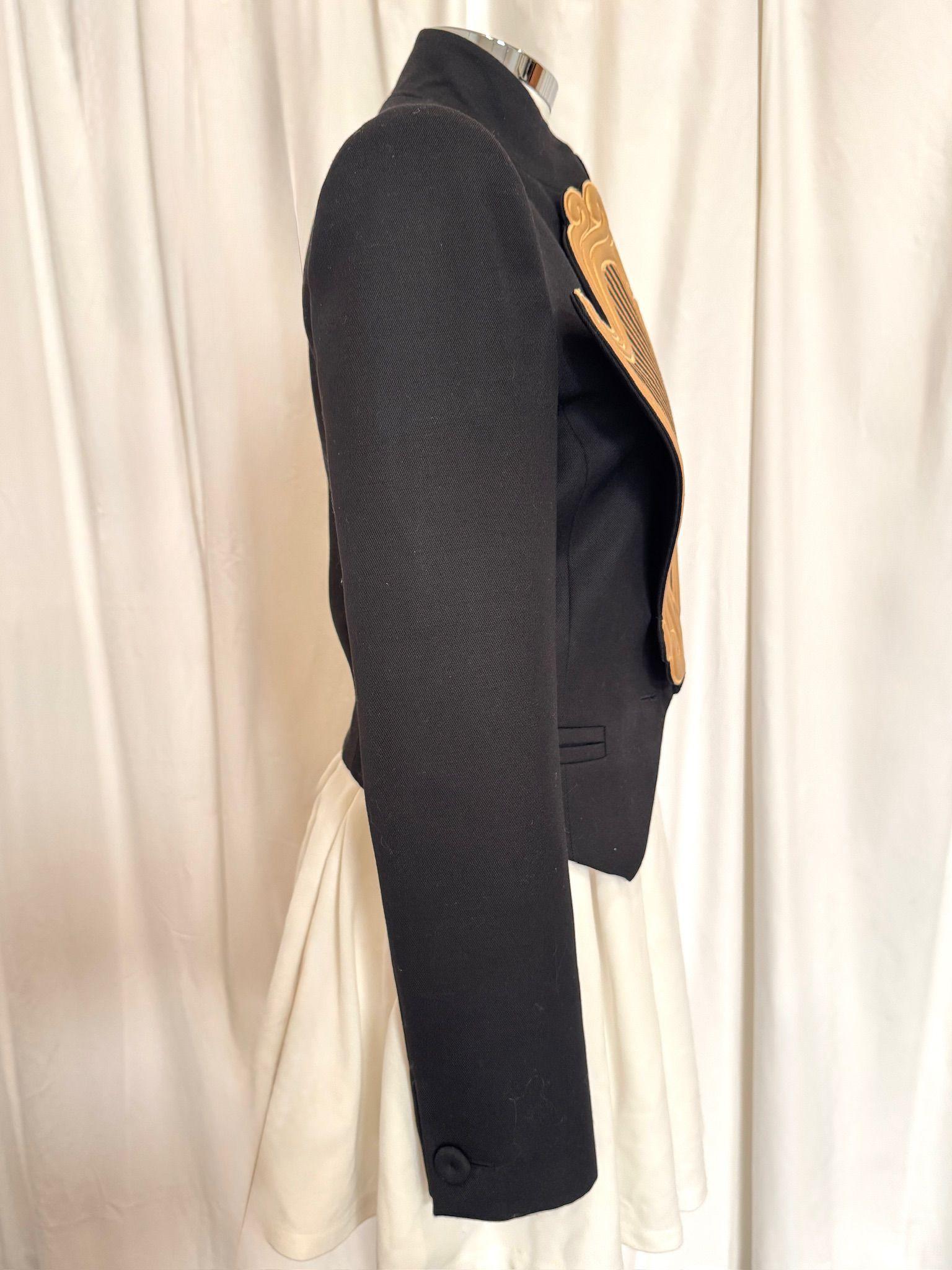 Moschino Couture Giacca Blazer Dettaglio Arpa Oro Nero Pista Barocco in vendita 4