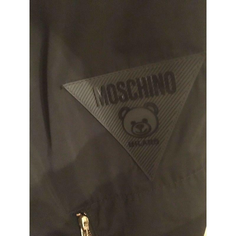 Moschino Couture - Jogger multi fermeture éclair avec écussons en caoutchouc ours « Teddy Bear » 48 IT en vente 2