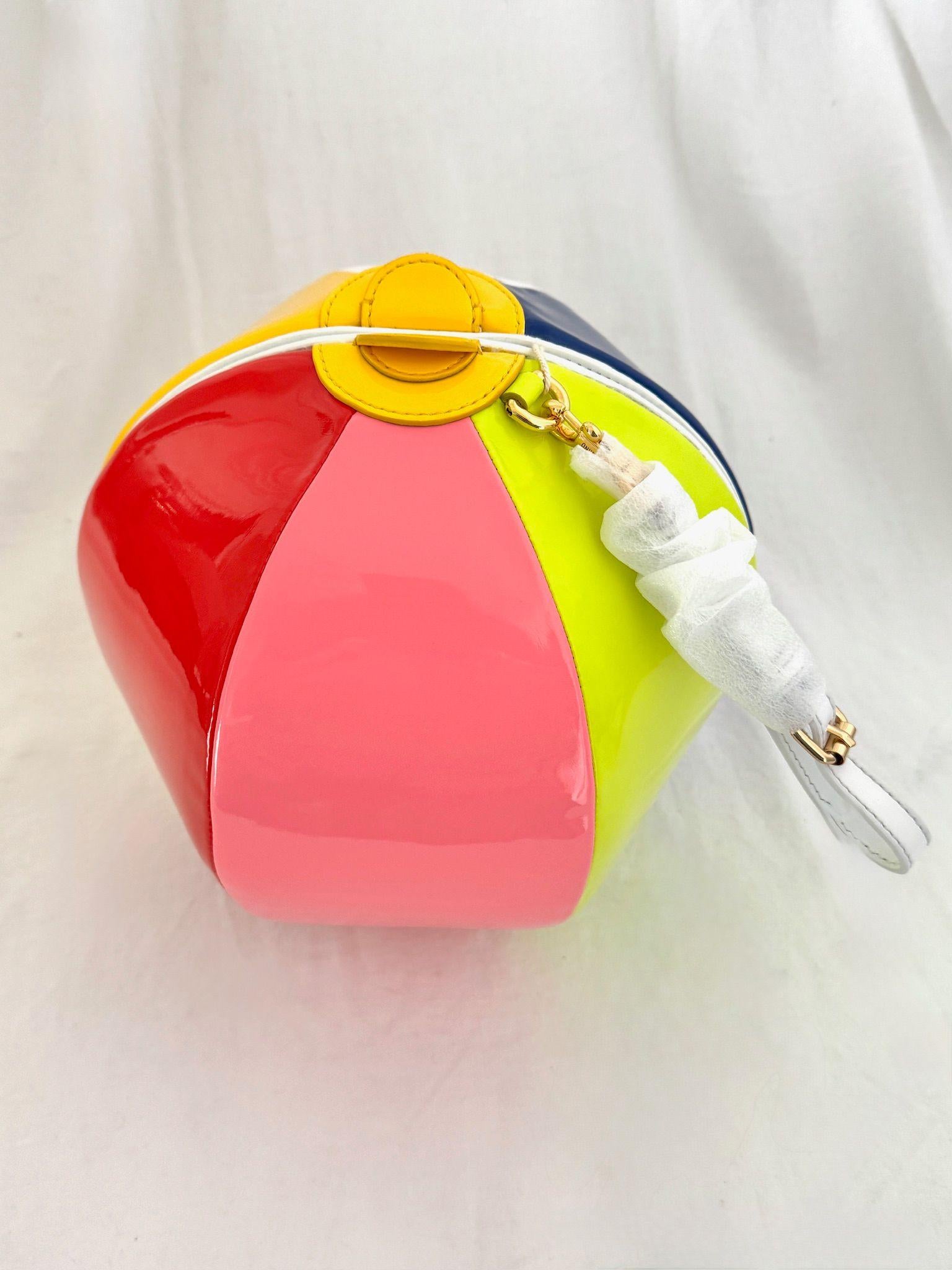 Gris MOSCHINO Couture Jeremy Scott pochette avec sphères multicolores et boules de plage en vente
