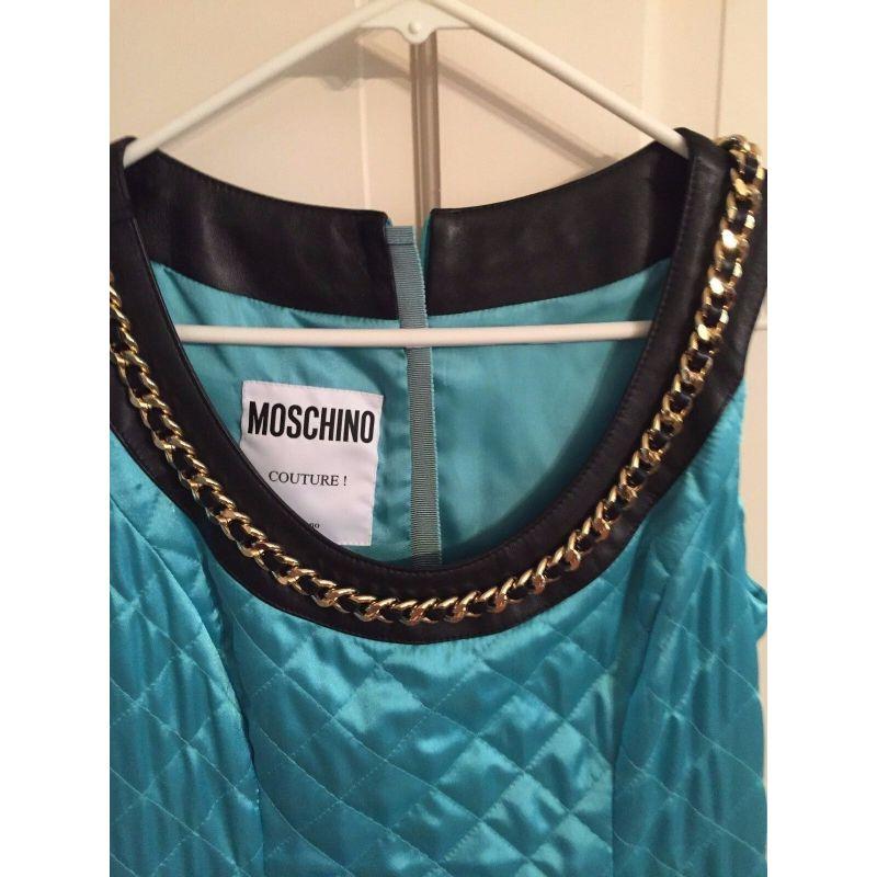 Robe Moschino Couture Jeremy Scott turquoise matelassée en cuir et satin en vente 1