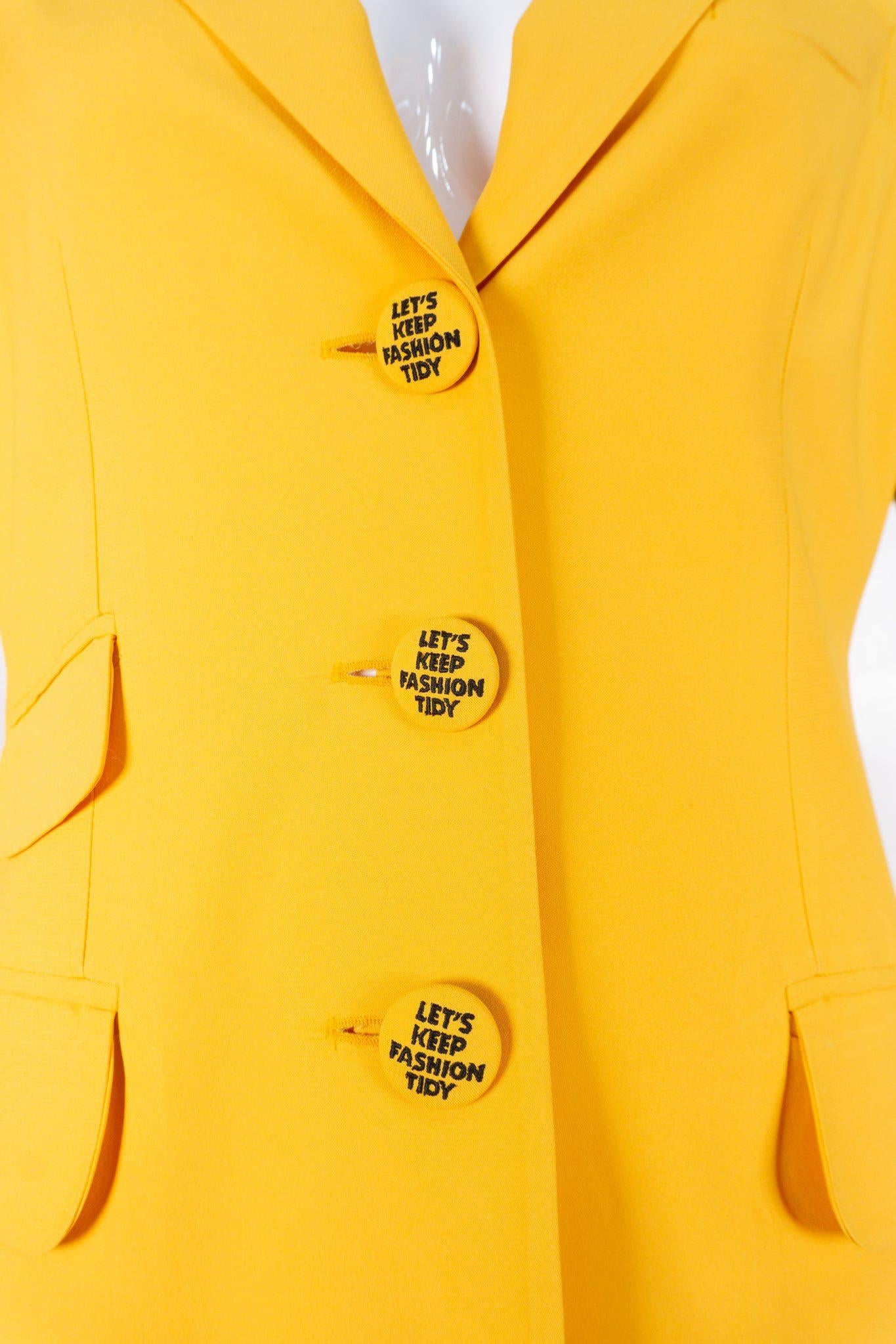 De las mujeres Moschino Couture 