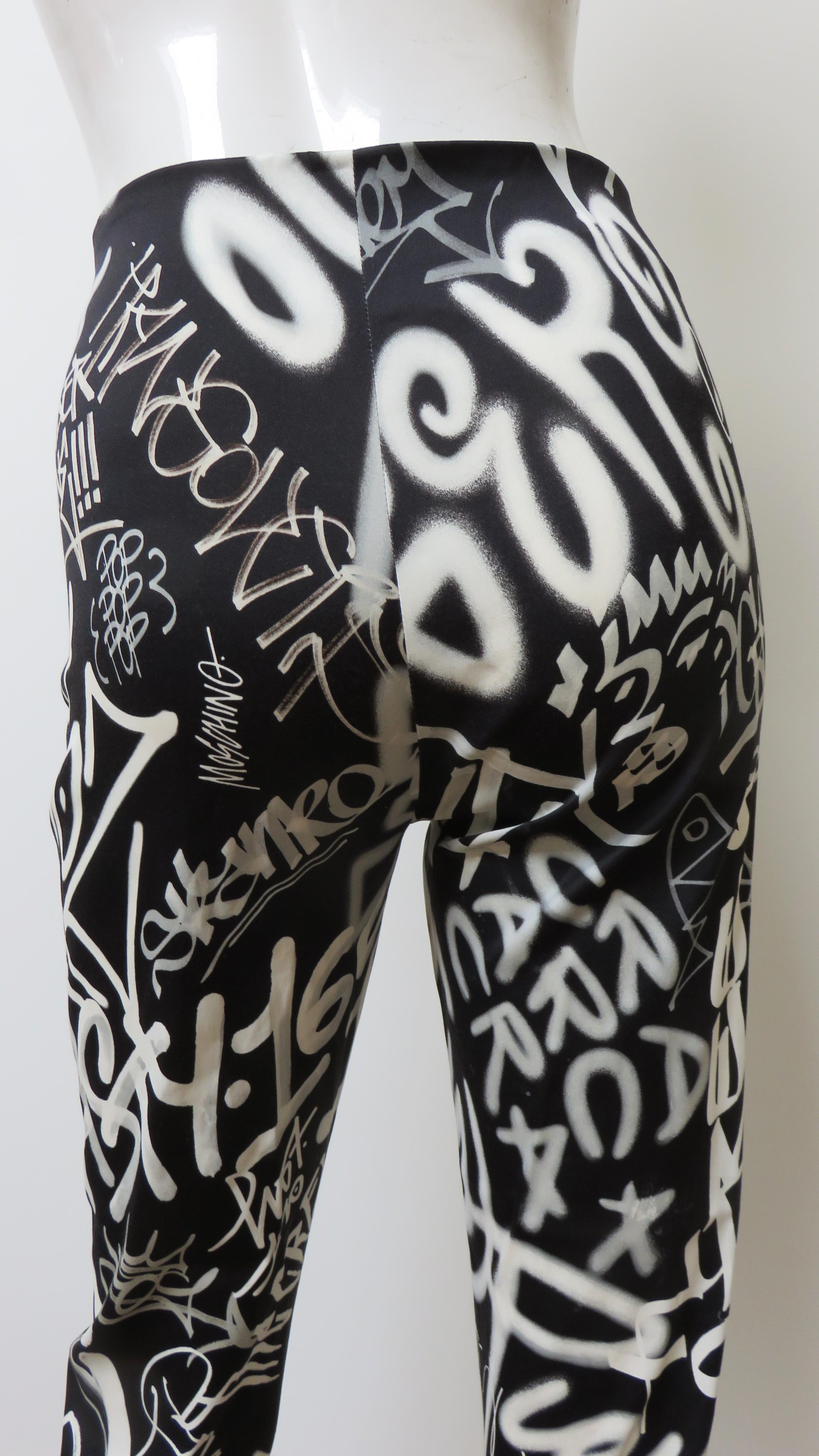 Pantaloni Leggings Moschino Couture New Graffiti in vendita 4