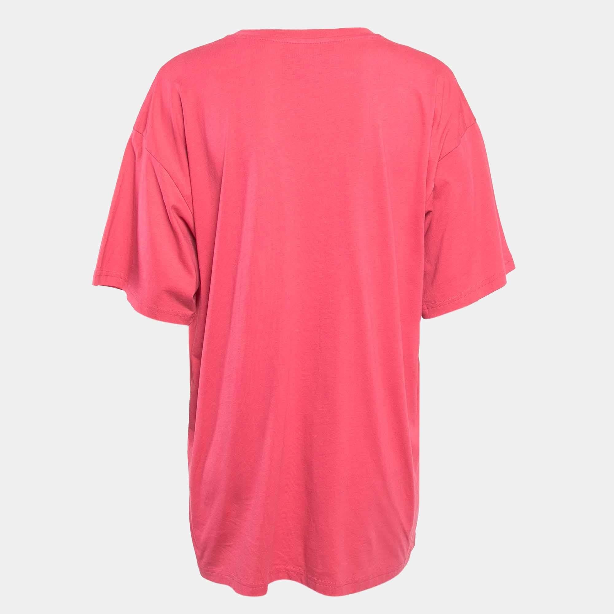 Tanto si quieres hacer salidas informales con amigos como si sólo quieres holgazanear  esta camiseta es una prenda versátil que se puede combinar de muchas maneras. Se ha confeccionado con un tejido fino.
