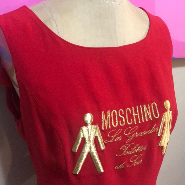 Moschino couture red embroidered toilet crop top

Unique vintage piece by Moschino Couture with a men's and women's Toilet theme. Cropped. Side Zipper. From the Spring / Summer 1991 Collection.

Size 10
Across chest - 19 1/2 in.
Across waist - 15