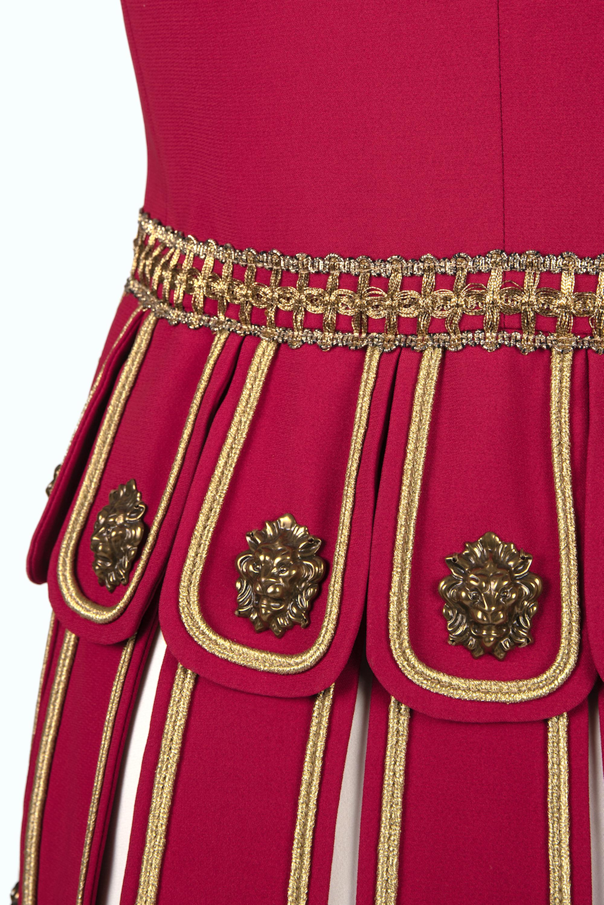 MOSCHINO COUTURE römische Centurion-Jacke aus rotem und weißem Messing mit Metallornamenten, 1994 im Angebot 6