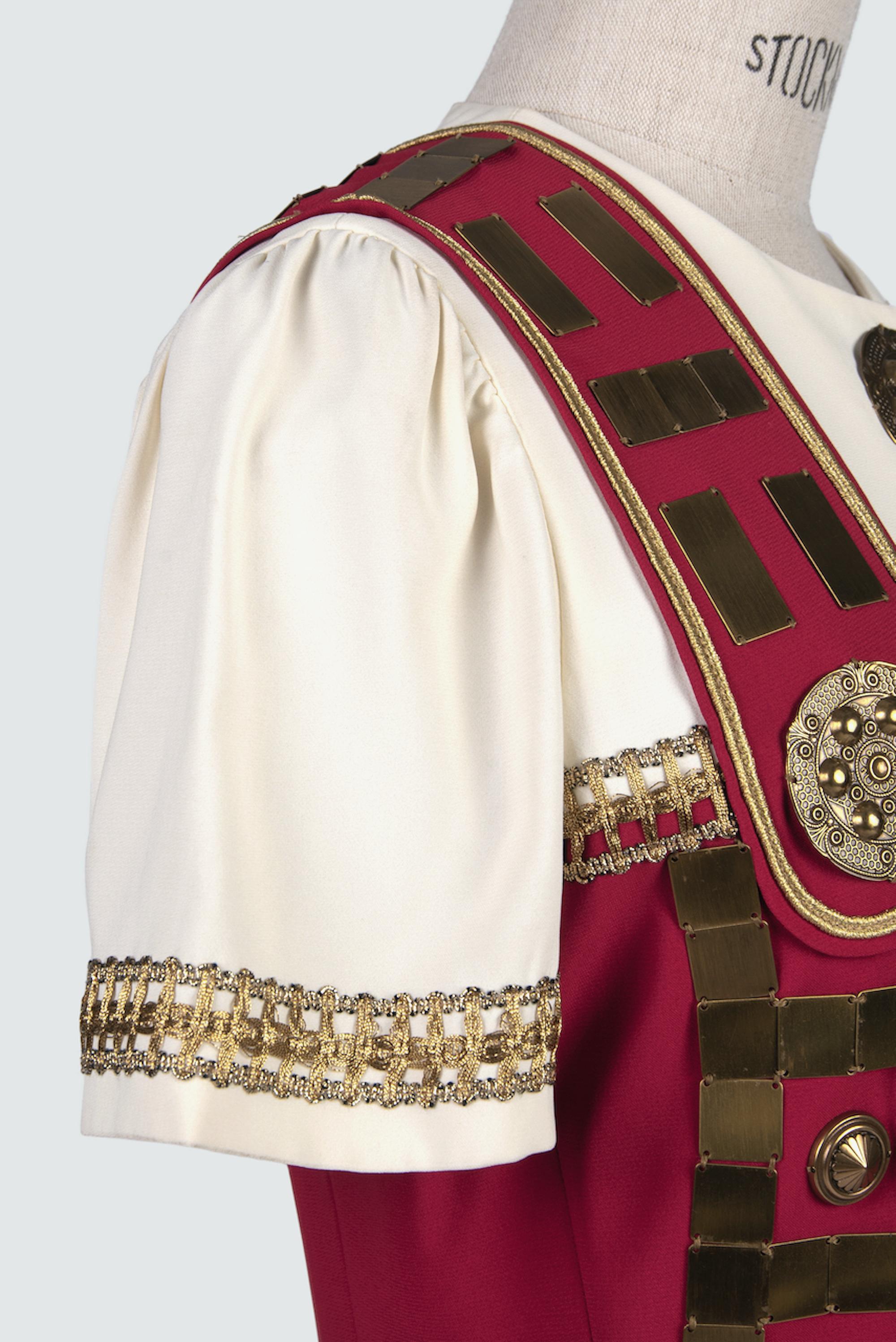 MOSCHINO COUTURE - Veste ornée d'ornements en laiton rouge et blanc Centurion romain, P/E 1994 en vente 4