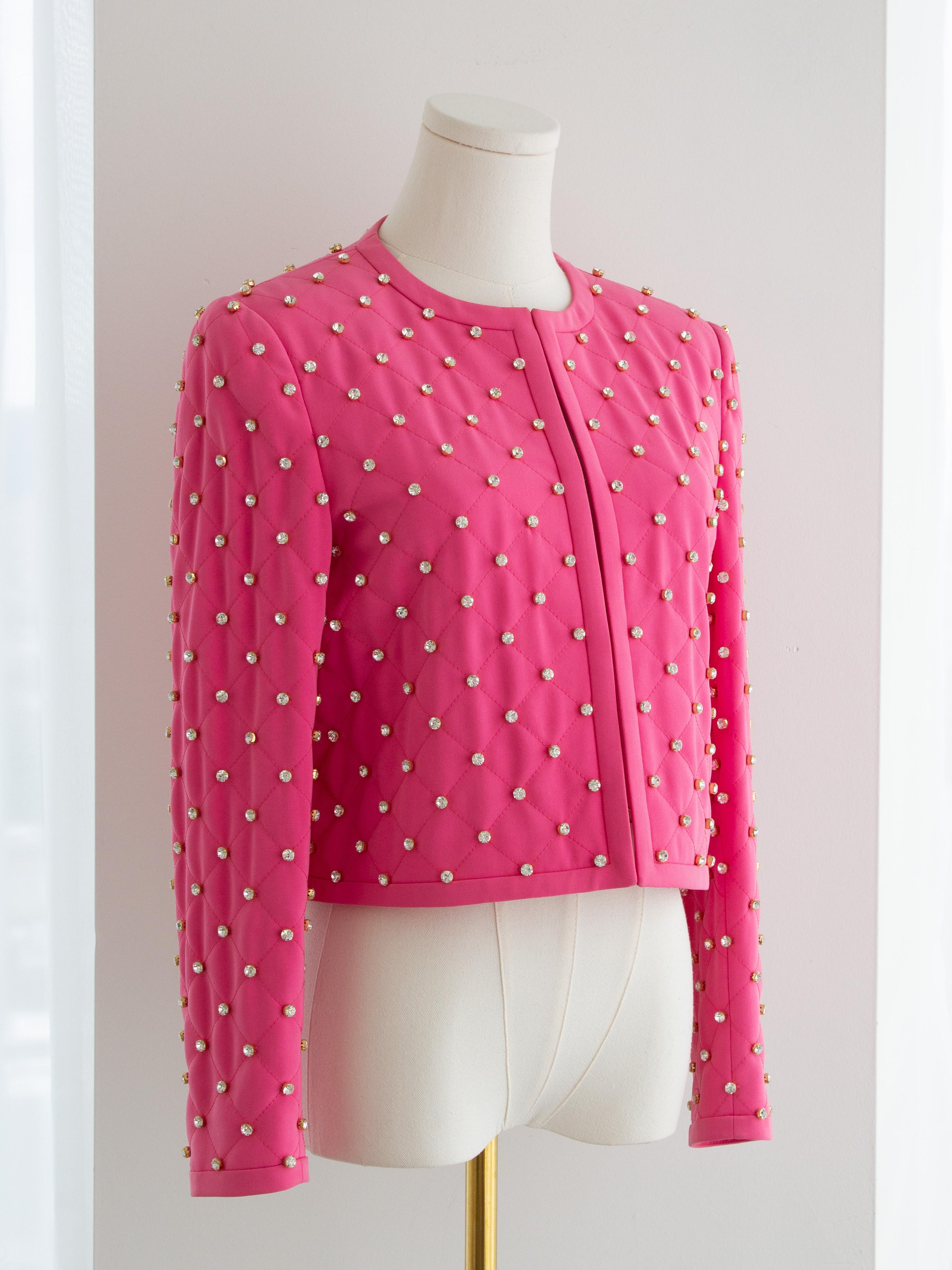 Moschino Couture F/S 2015 Barbie Rosa Jacke mit Kristallverzierung und Strasssteinen in Rosa im Angebot 2