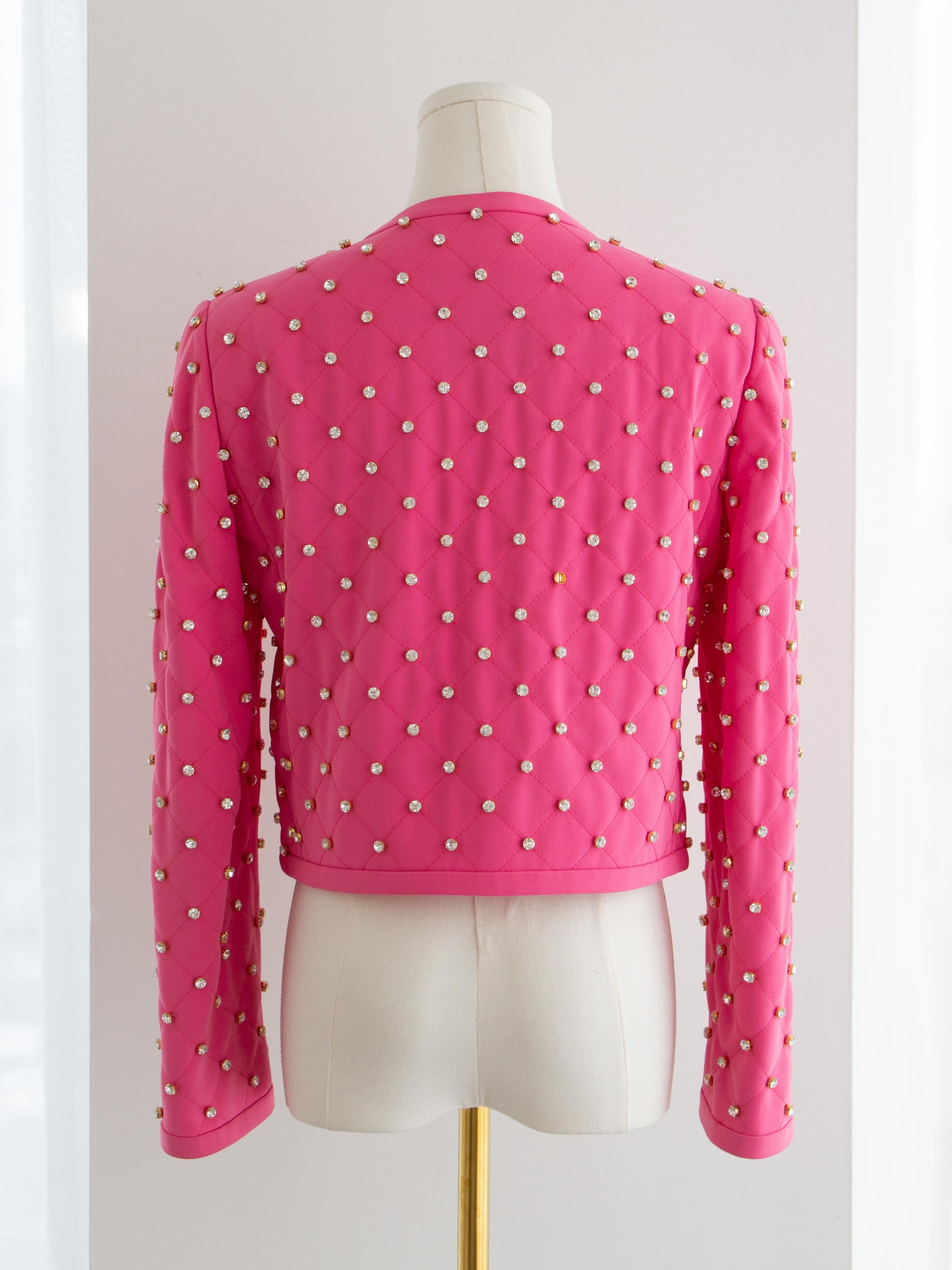 Moschino Couture F/S 2015 Barbie Rosa Jacke mit Kristallverzierung und Strasssteinen in Rosa im Angebot 3