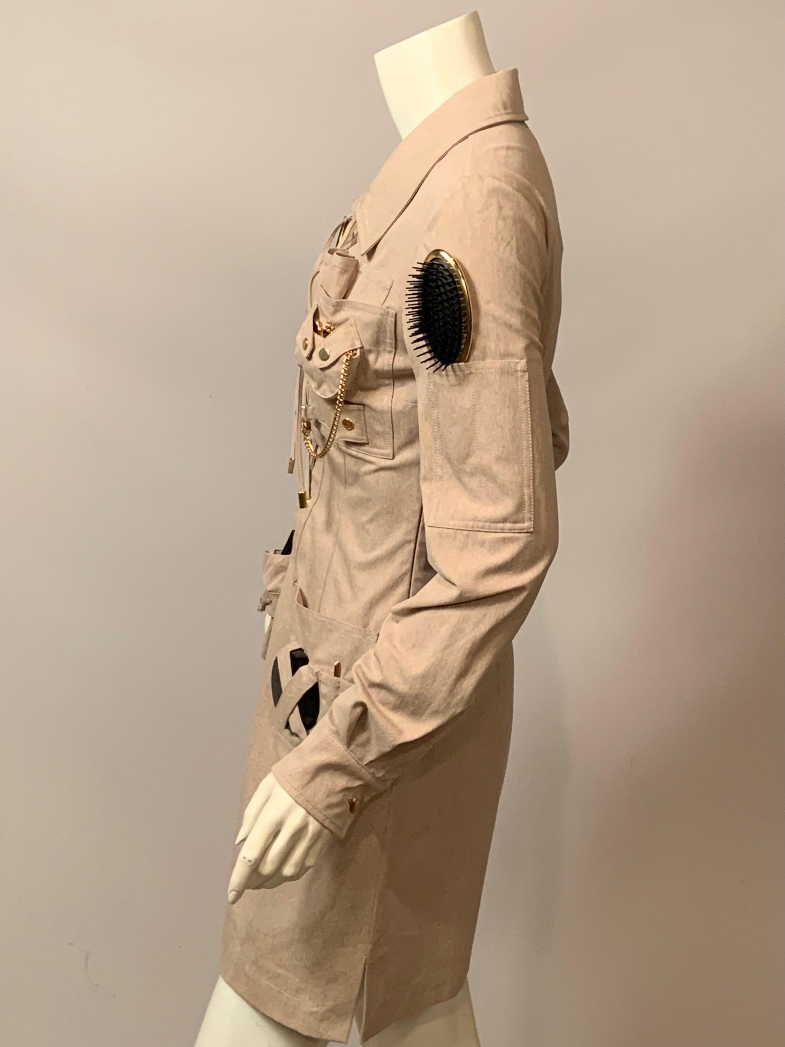 La robe Safari de Moschino Couture se moque de la veste Safari iconique d'YSL en vente 4
